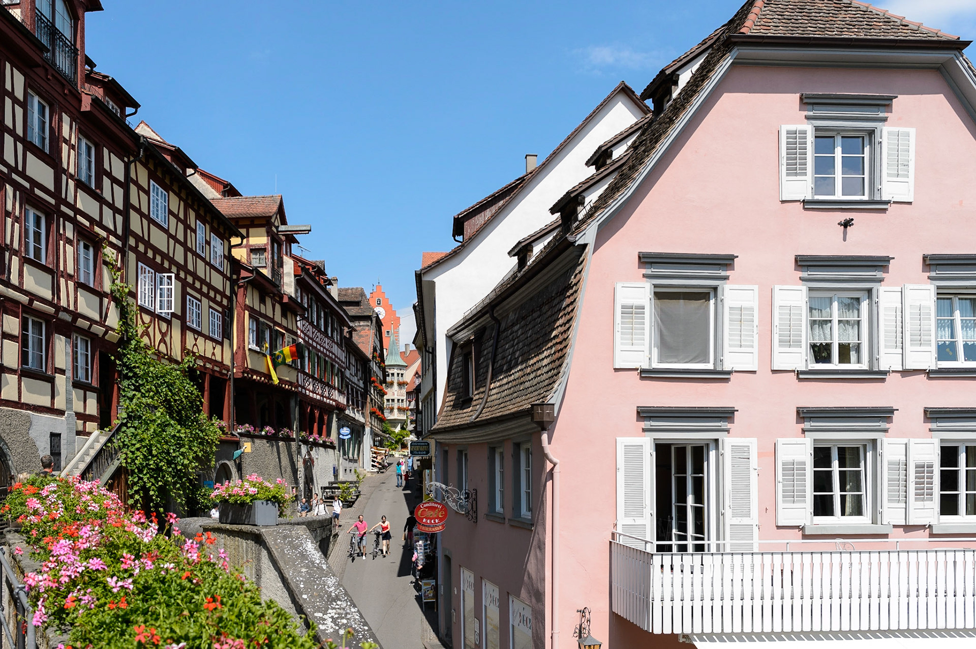 Meersburg petite ville médiévale située au bord du lac de Constance, Bade-Wurtemberg, Allemagne. / Medieval town Meersburg on Lake Constance, Bade-Wurtemberg, Germany