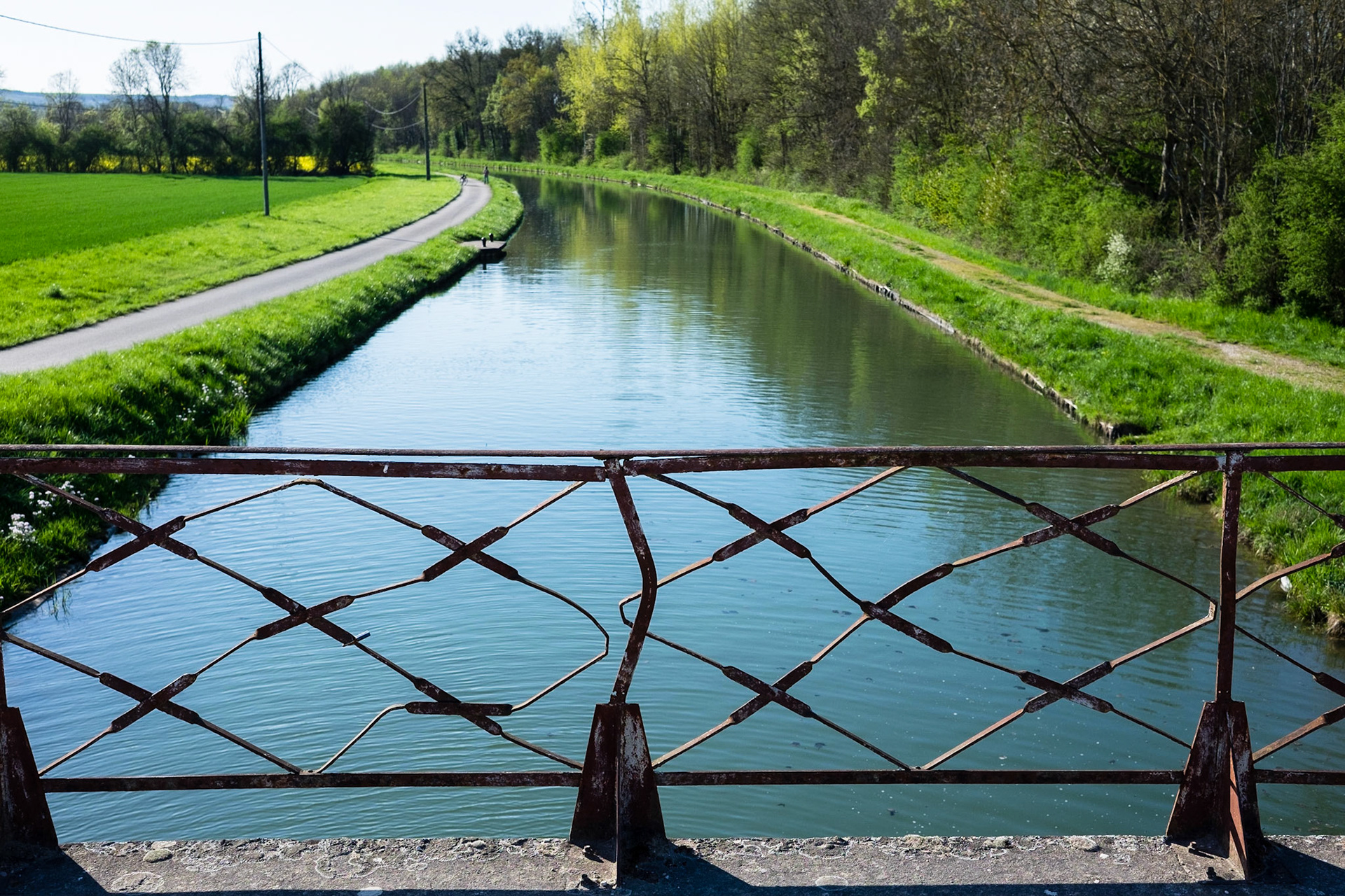Le canal du Nivernais, Bourgogne, France.