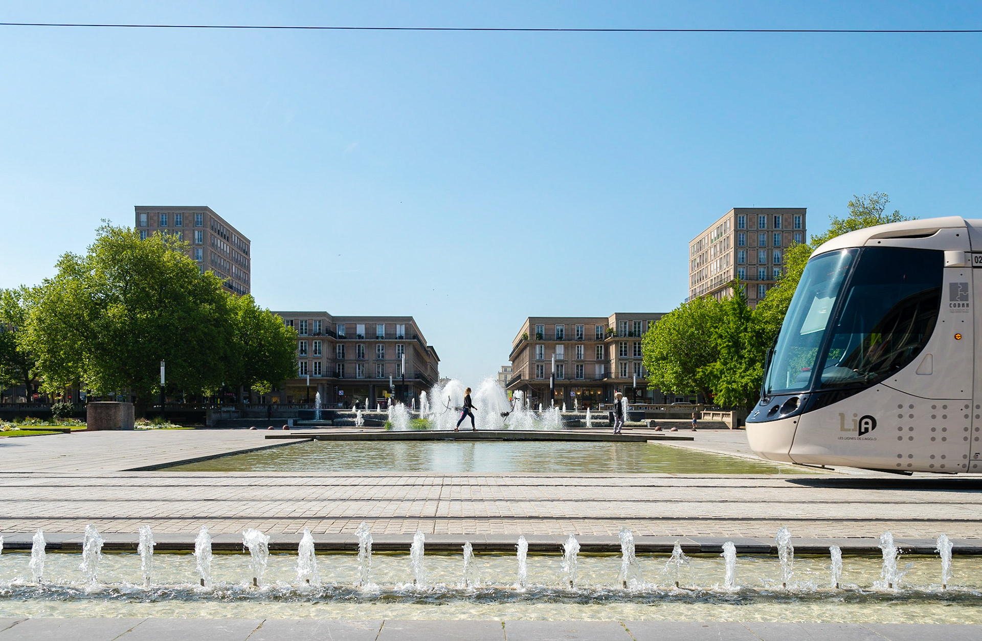 Le Havre centre ville. En grande partie détruit pendant la Seconde Guerre mondiale, le centre-ville a été reconstruit d'après les plans de l'atelier d'Auguste Perret entre 1945 et 1964, il est inscrit au patrimoine mondial de l'UNESCO depuis 2005 / Le Havre city center. Largely destroyed during the Second World War, the city was rebuilt according to the plans of the workshop of Auguste Perret between 1945 and 1964, he was listed as a World Heritage Site by UNESCO since 2005.