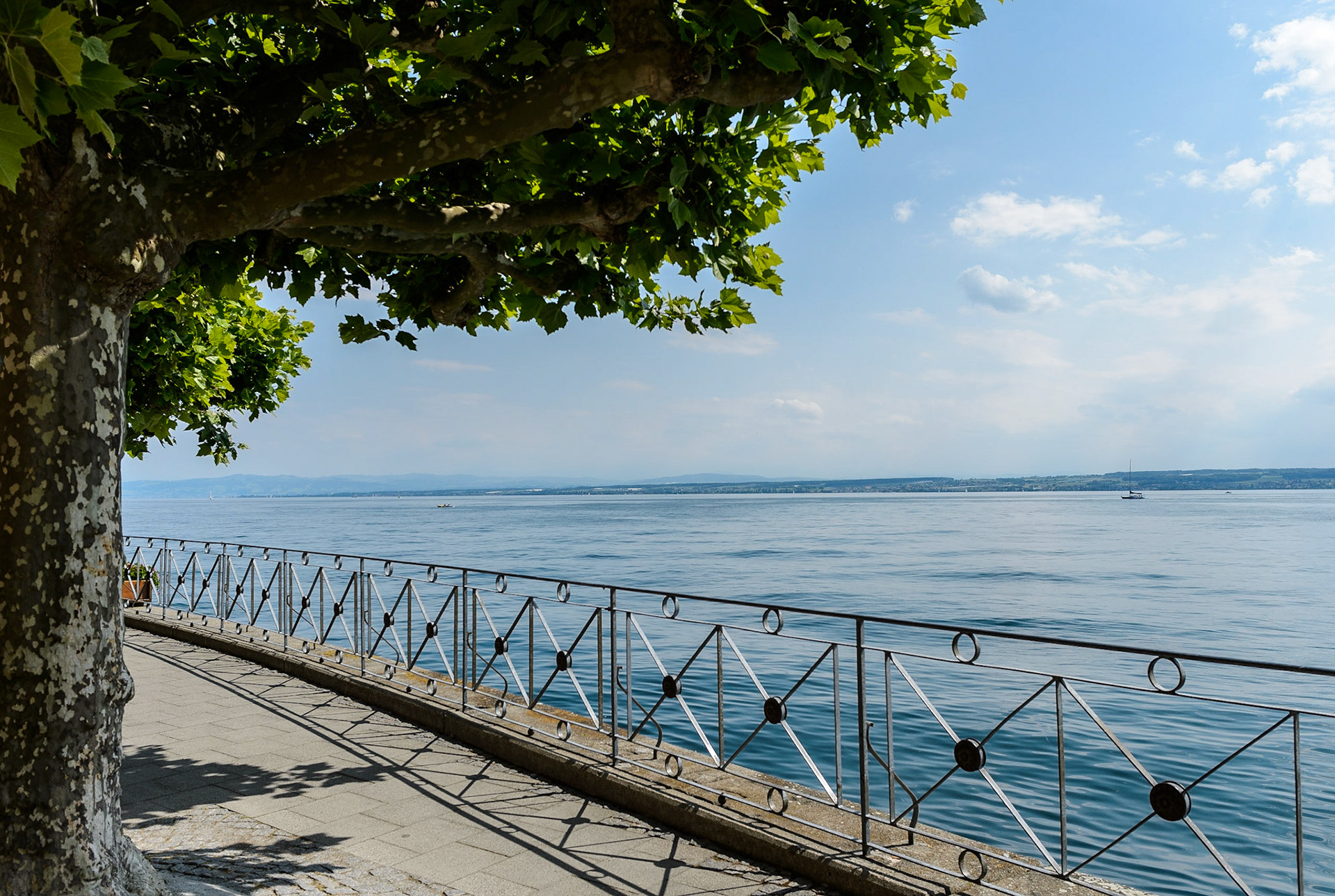 Meersburg petite ville médiévale située au bord du lac de Constance, Bade-Wurtemberg, Allemagne. / Medieval town Meersburg on Lake Constance, Bade-Wurtemberg, Germany