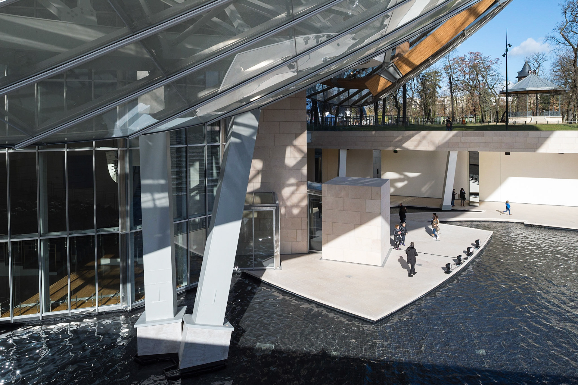 La Fondation d'entreprise Louis Vuitton, Paris. Frank Gehry architecte.