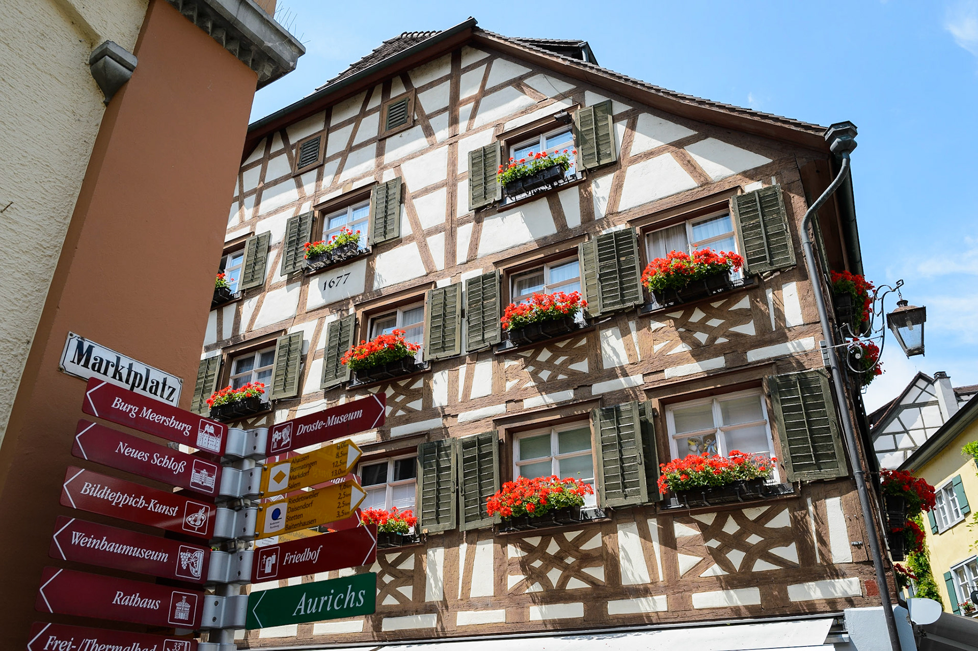 Meersburg petite ville médiévale située au bord du lac de Constance, Bade-Wurtemberg, Allemagne. / Medieval town Meersburg on Lake Constance, Bade-Wurtemberg, Germany