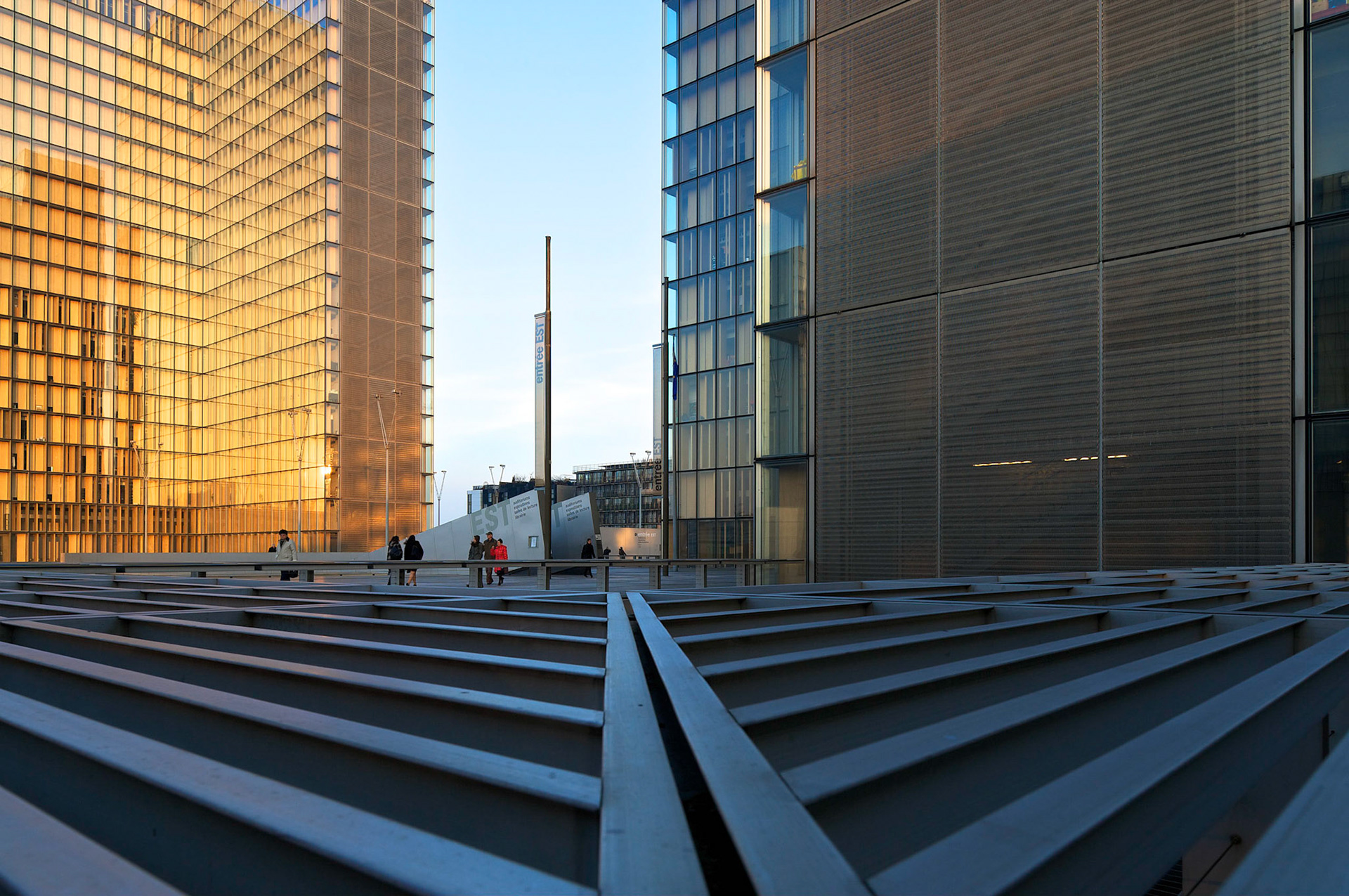 Bibliotheque Nationale Francois Mitterrand, Paris. Architecte Dominique Perrault.