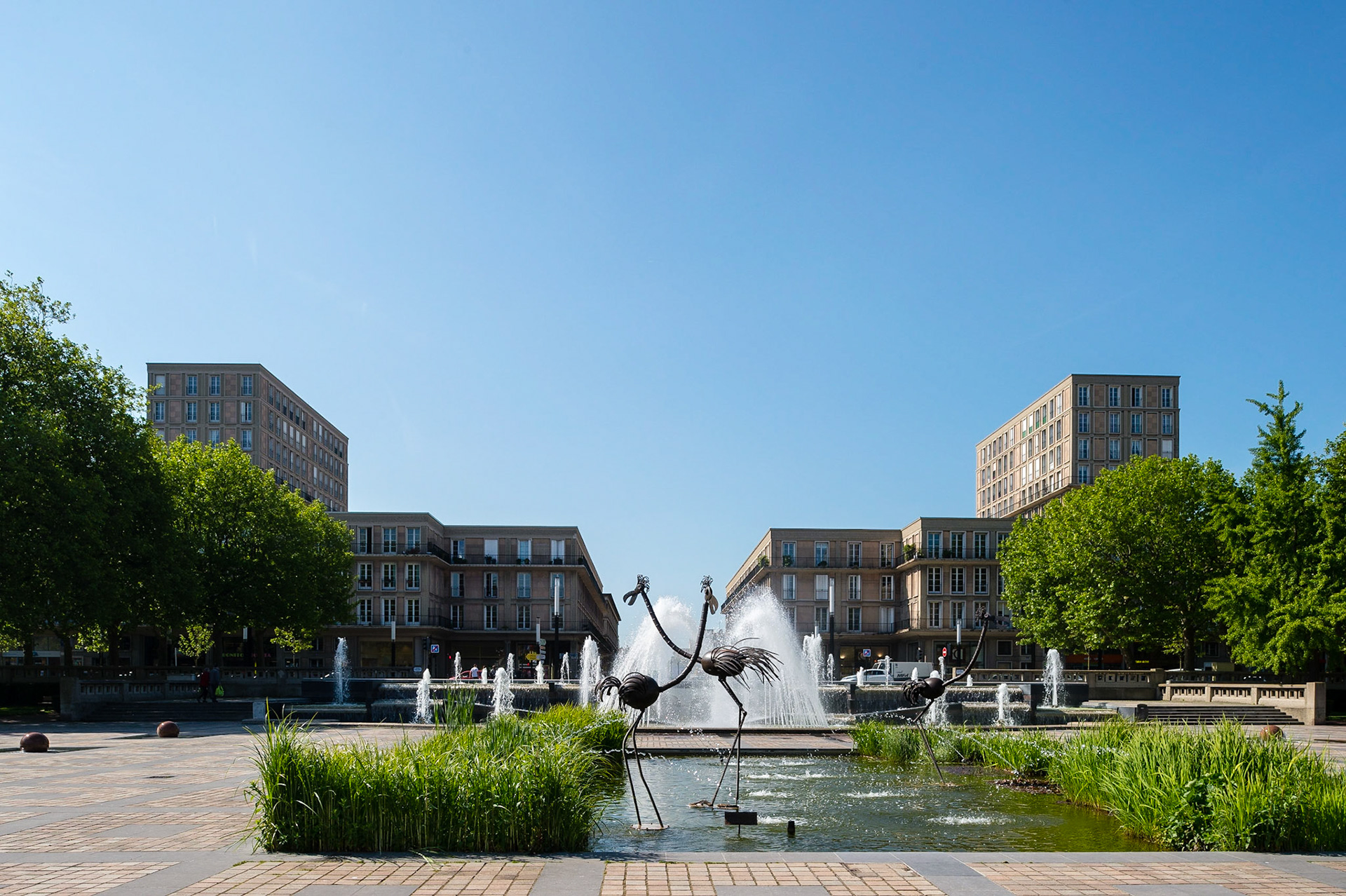 Le Havre centre ville. En grande partie détruit pendant la Seconde Guerre mondiale, le centre-ville a été reconstruit d'après les plans de l'atelier d'Auguste Perret entre 1945 et 1964, il est inscrit au patrimoine mondial de l'UNESCO depuis 2005 / Le Havre city center. Largely destroyed during the Second World War, the city was rebuilt according to the plans of the workshop of Auguste Perret between 1945 and 1964, he was listed as a World Heritage Site by UNESCO since 2005.