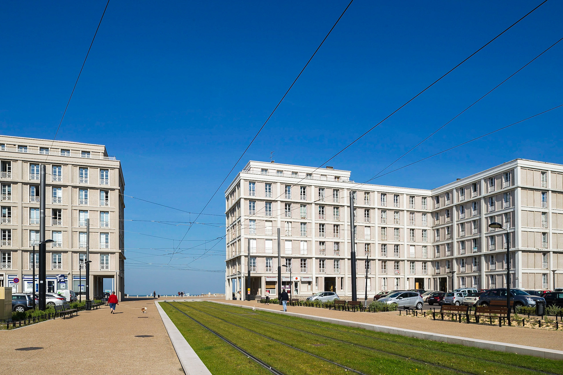 Le Havre. La Porte Océane jonction entre l'avenue Foch et la plage du Havre.  Le Havre. Ocean Gate junction of Avenue Foch and the beach of Le Havre.