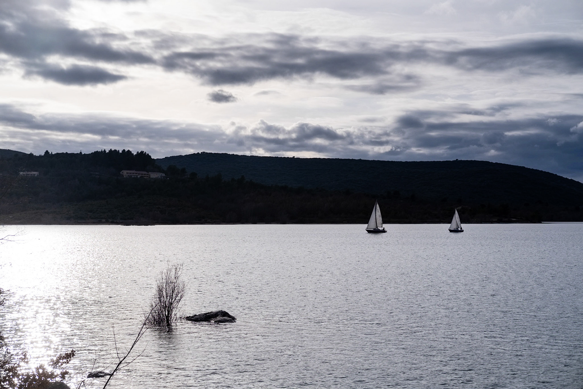 Le Lac de Sainte Croix en hiver près de Bauduen, Var, France