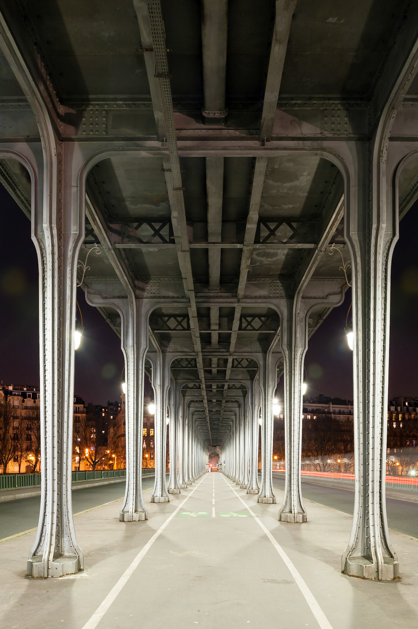Paris, Le pont de Bir-Hakeim