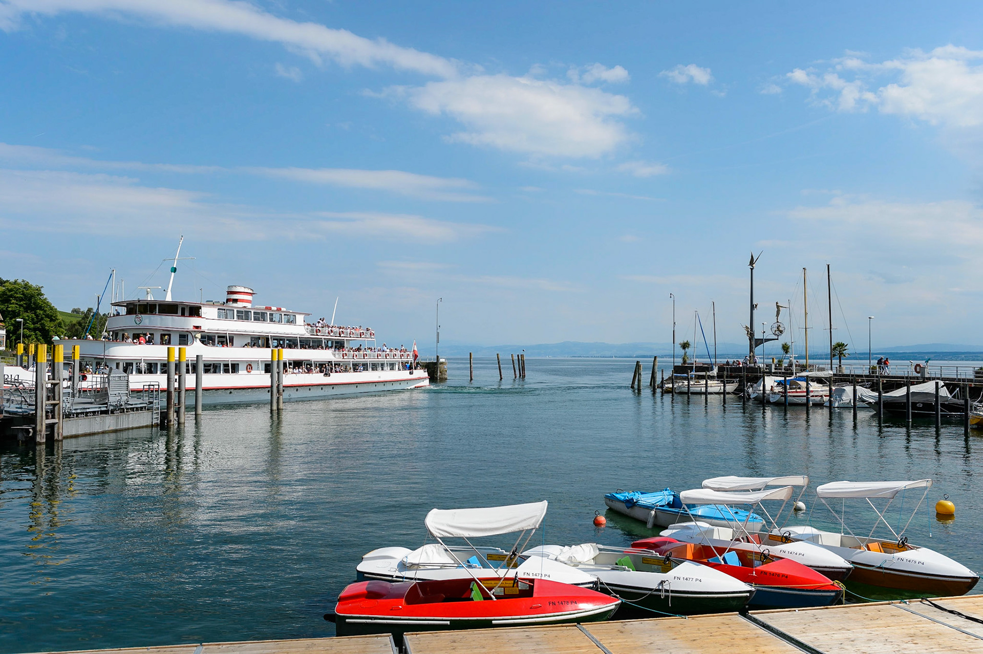 Meersburg petite ville médiévale située au bord du lac de Constance, Bade-Wurtemberg, Allemagne. / Medieval town Meersburg on Lake Constance, Bade-Wurtemberg, Germany