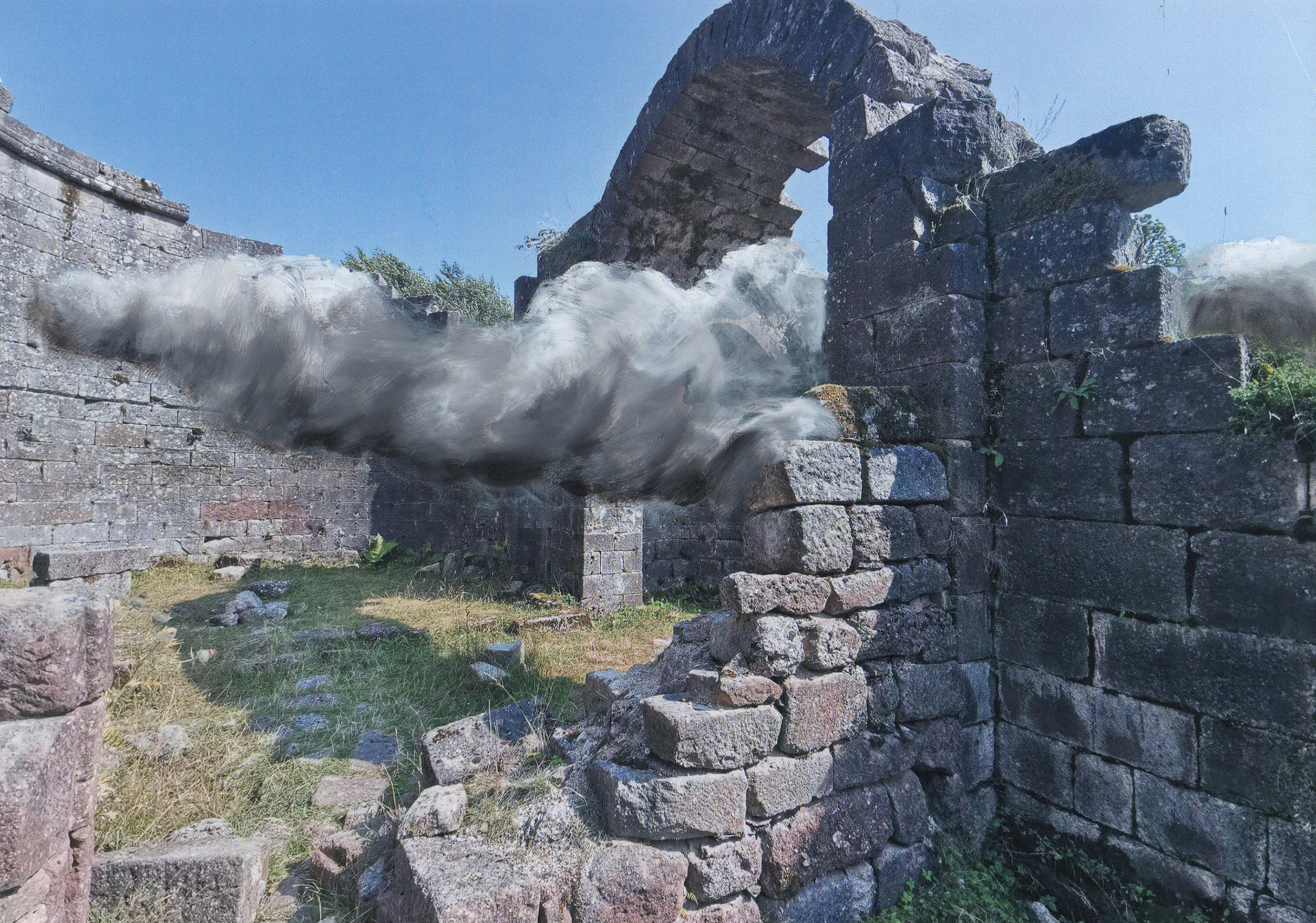 Road Book cloud Abbaye bonheur.Technique à l'huile sur photographie. 21x30 cm.