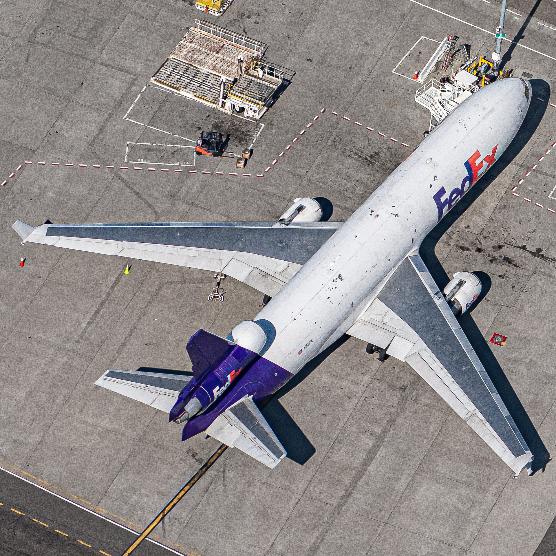 FedEx McDonnell Douglas MD-11F on the ramp in Oakland