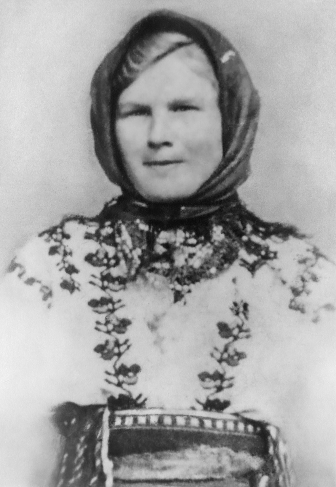 11 Nov 1928 • Annie Darda wedding day to John Huculak SR