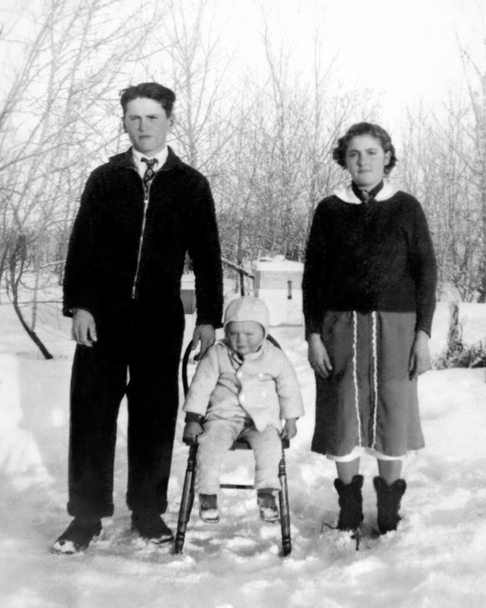 Circa 1938: Georgi Kurelek, Maria (Shewchuk) Kurelek, son: Demetro (age 2) upon emigrating to Canada.[ ID848].