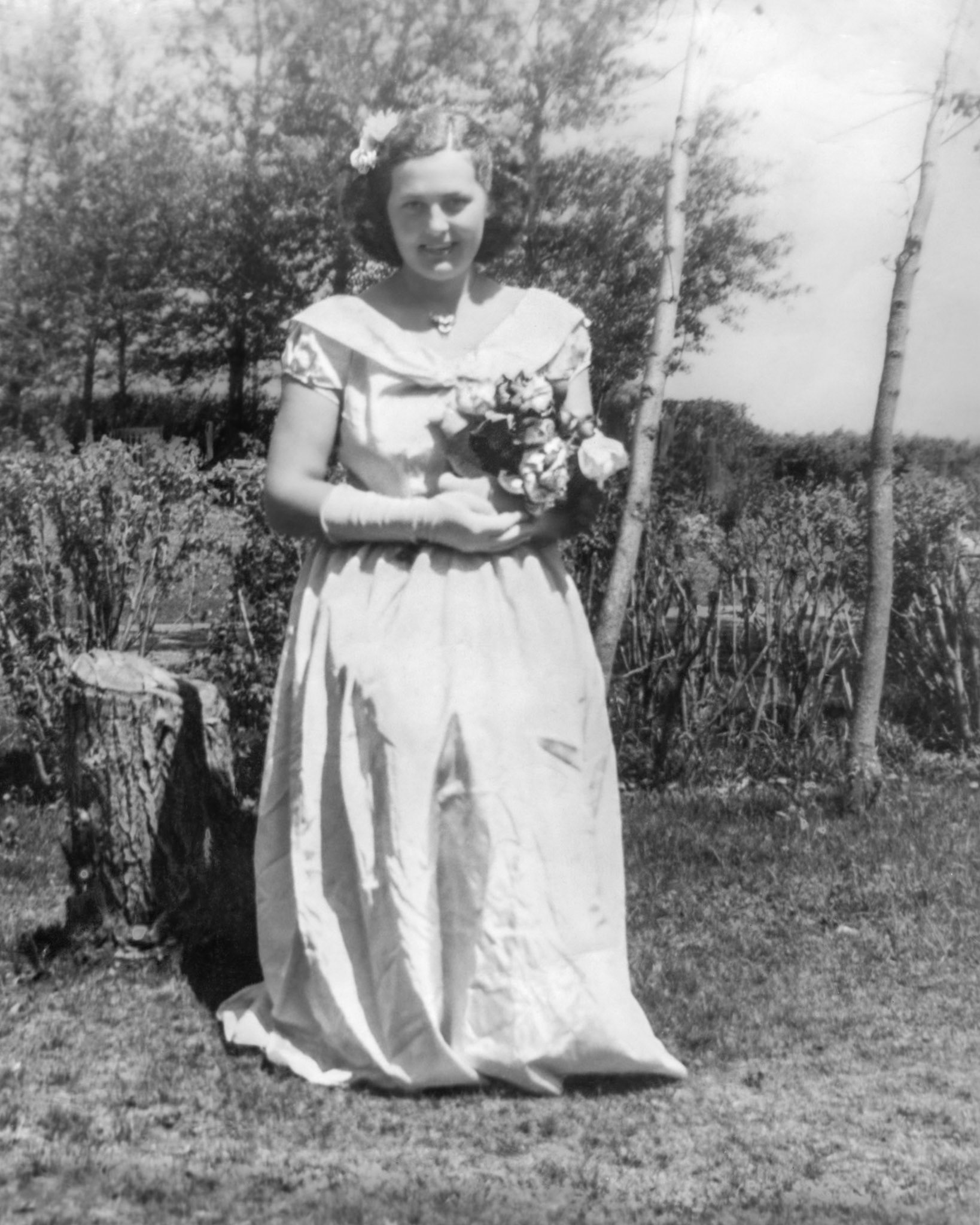 1950 • Lena (Wasylena) Shewchuk possibly on or near wedding day of 06 Aug 1950 to Johhn Tatarin. Family farm near Willingdon, AB