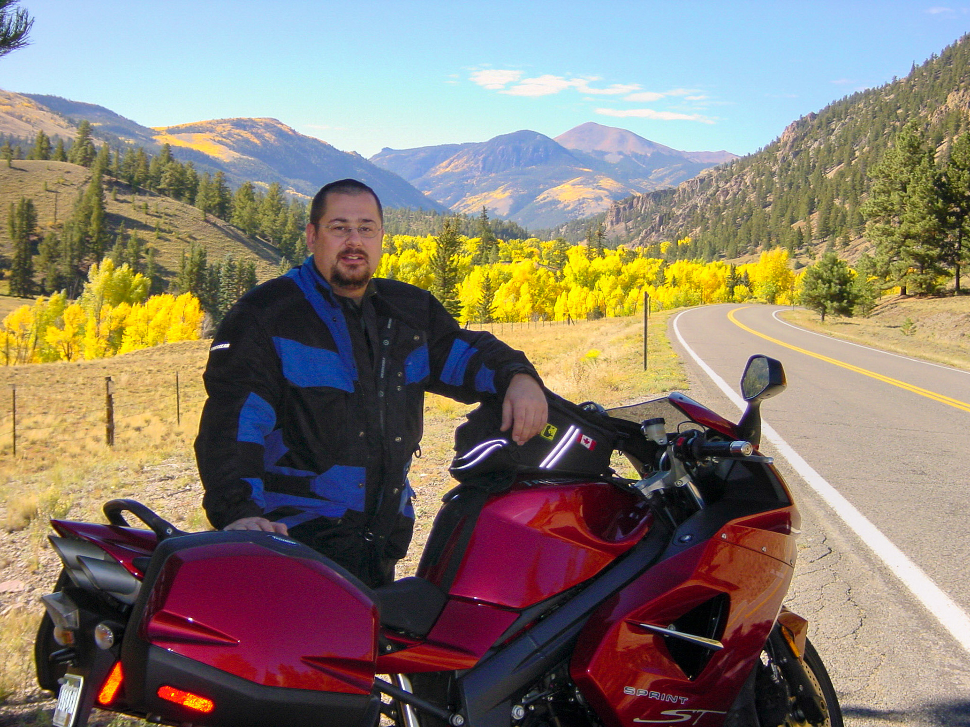 25 Sept 2005: Brian Huculak on the road with the Triumph Sprint to Lake City, Colorado. Photo credit: Paula Rosson (spouse)