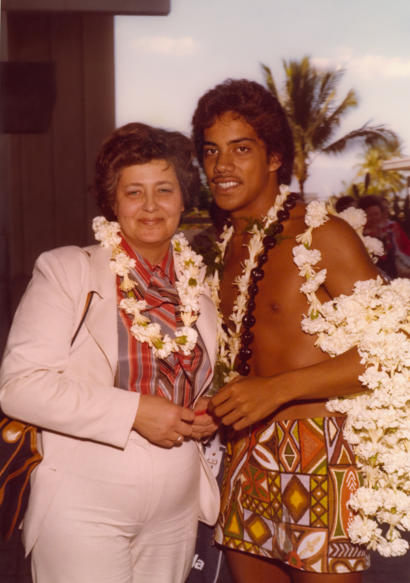 Kathleen [Shewchuk] Huculak (44) visits hawaii. January 1978.