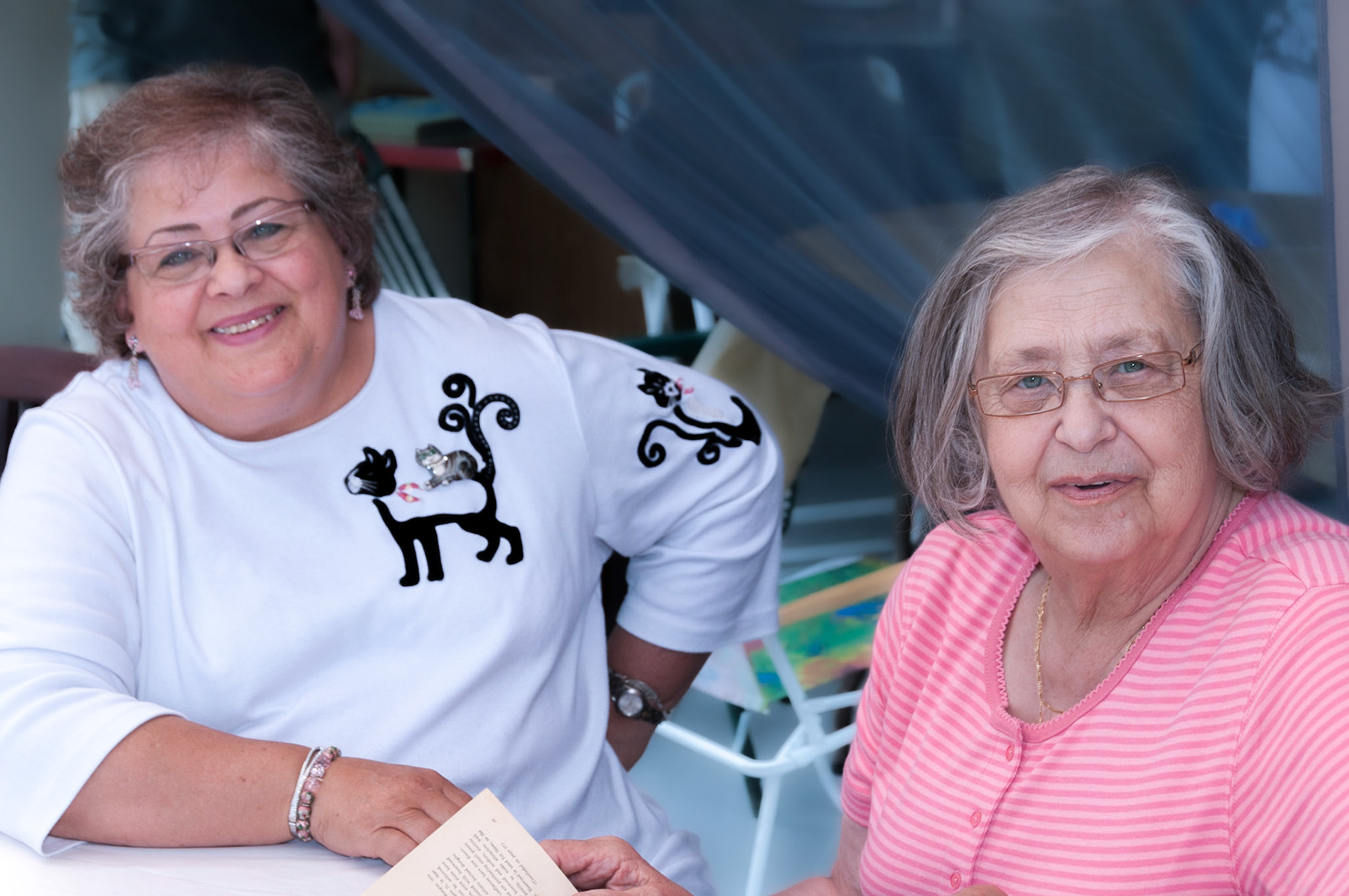 04 July 2009: Lorna [Megley] Stefaniuk (niece), Kathleen [Shewchuk] Huculak (aunt). Taken at family farm of Gerry and Myrna Tatarin (original family farm of Mike Shewchuk) northeast of Willingdon, AB. Photo credit: Brian M Huculak