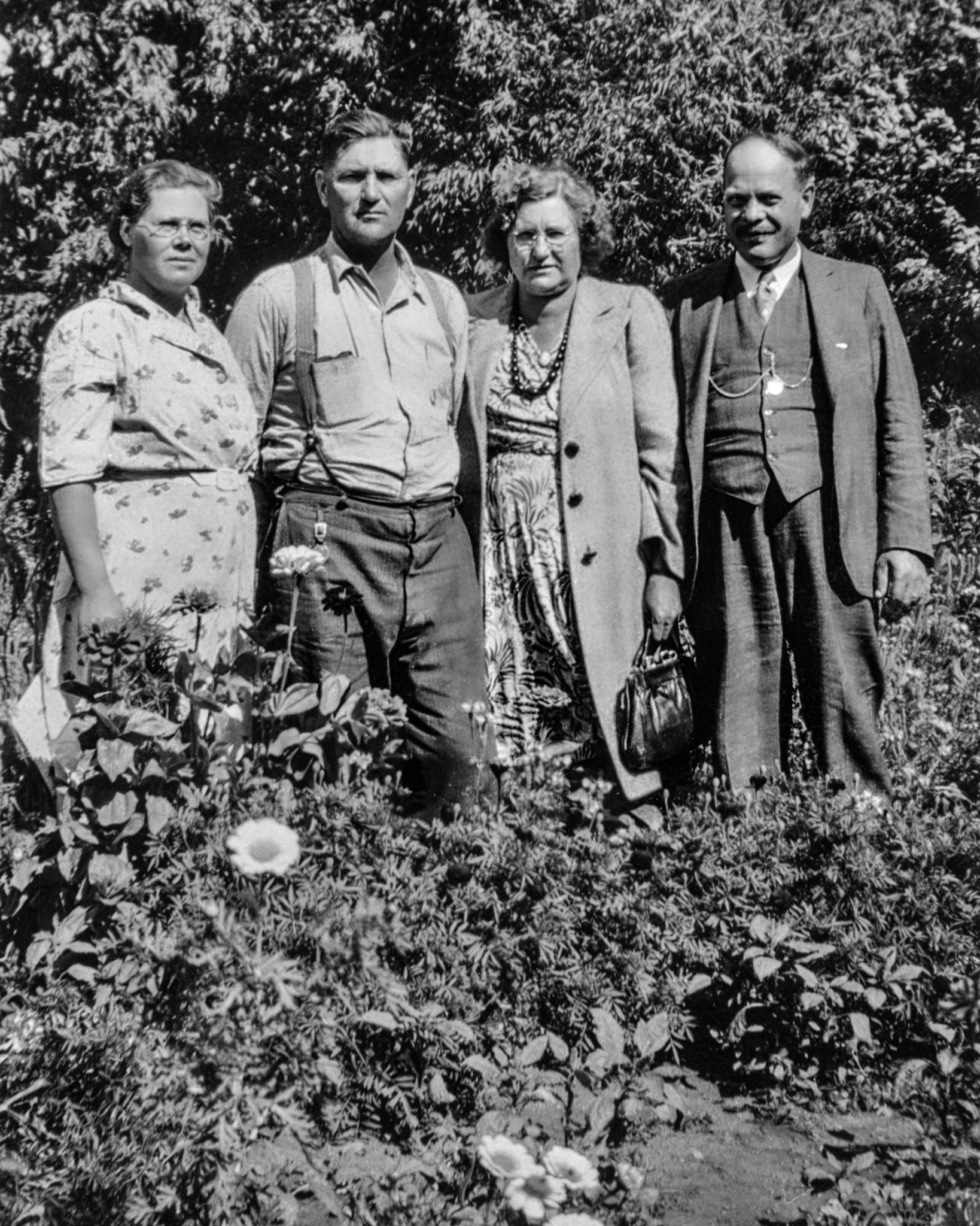 Circa 1940: L to R: Christina [Huculak] Shewchuk - husband Mike Shewchuk. Frosina (Rose  Kureluk) Lackey - husband Karl Lackavesky (Lackey)