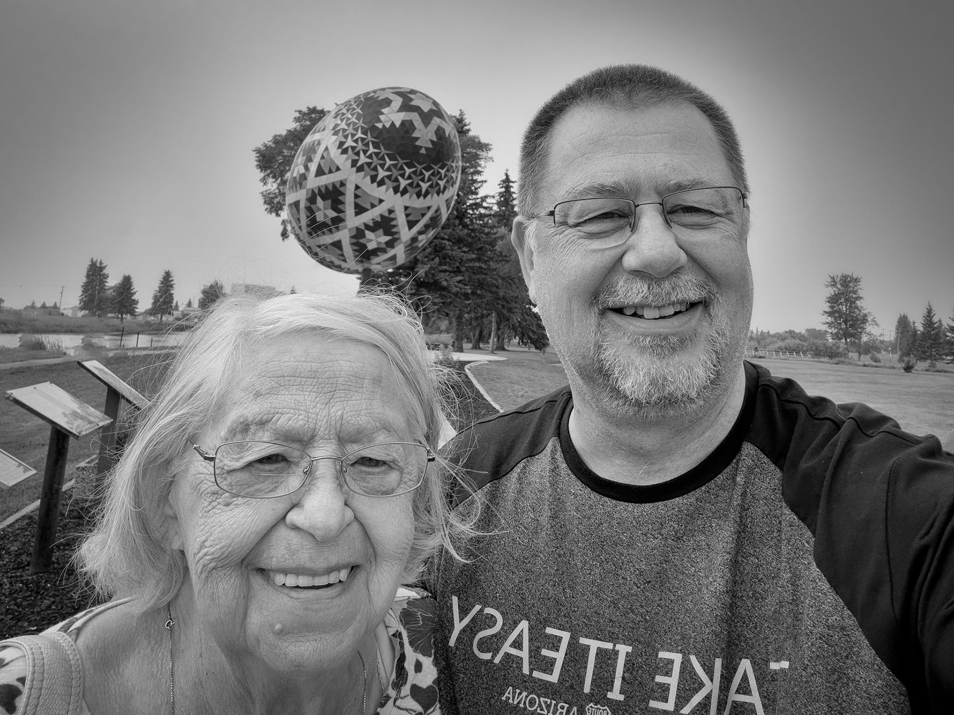 13 July 2023: Vegerville, AB: Mother and son. Kathleen [Shewchuk] Huculak and son Brian M Huculak. Photo Credit: Paula Rosson