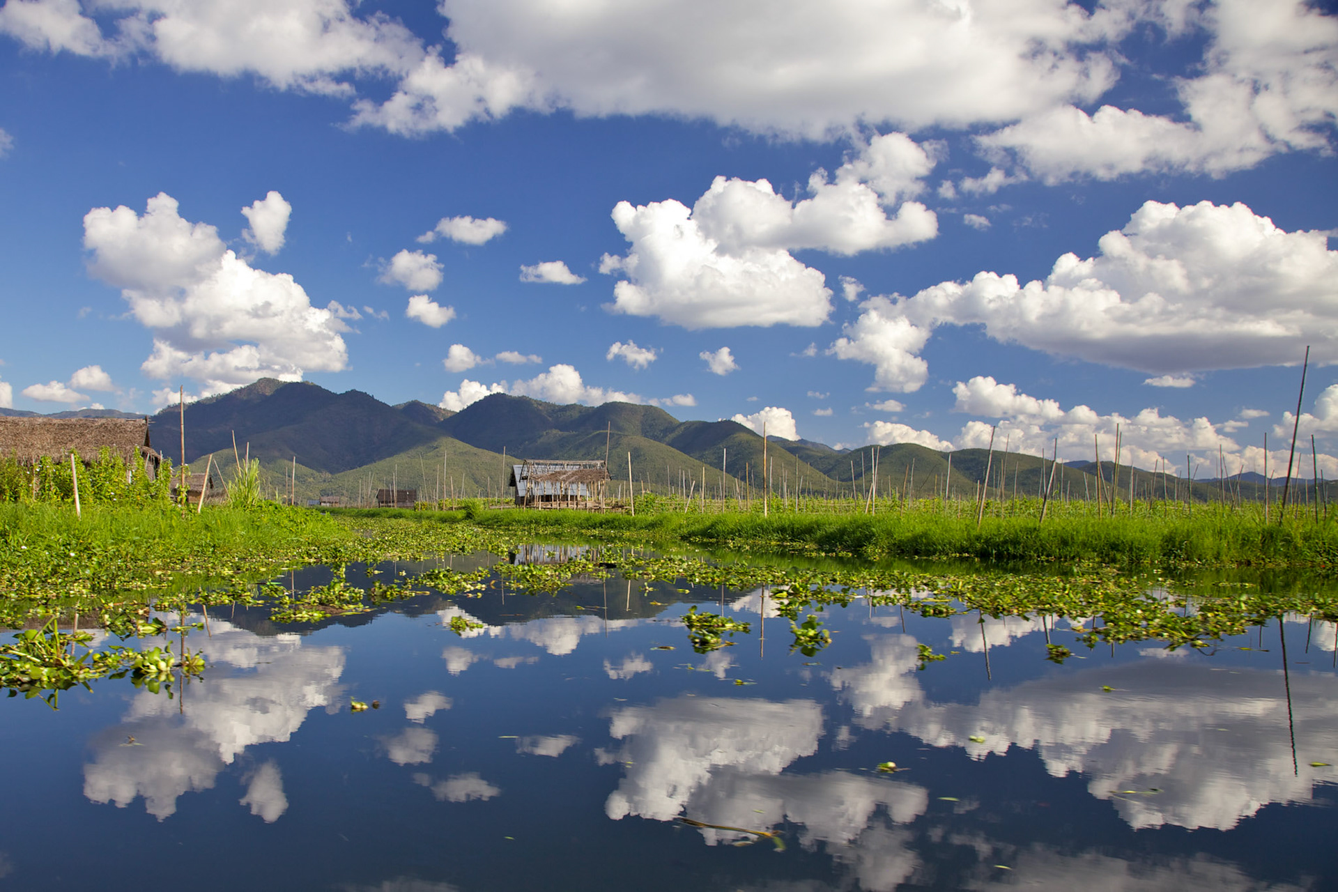 Inle lake reflected - Mayanmar