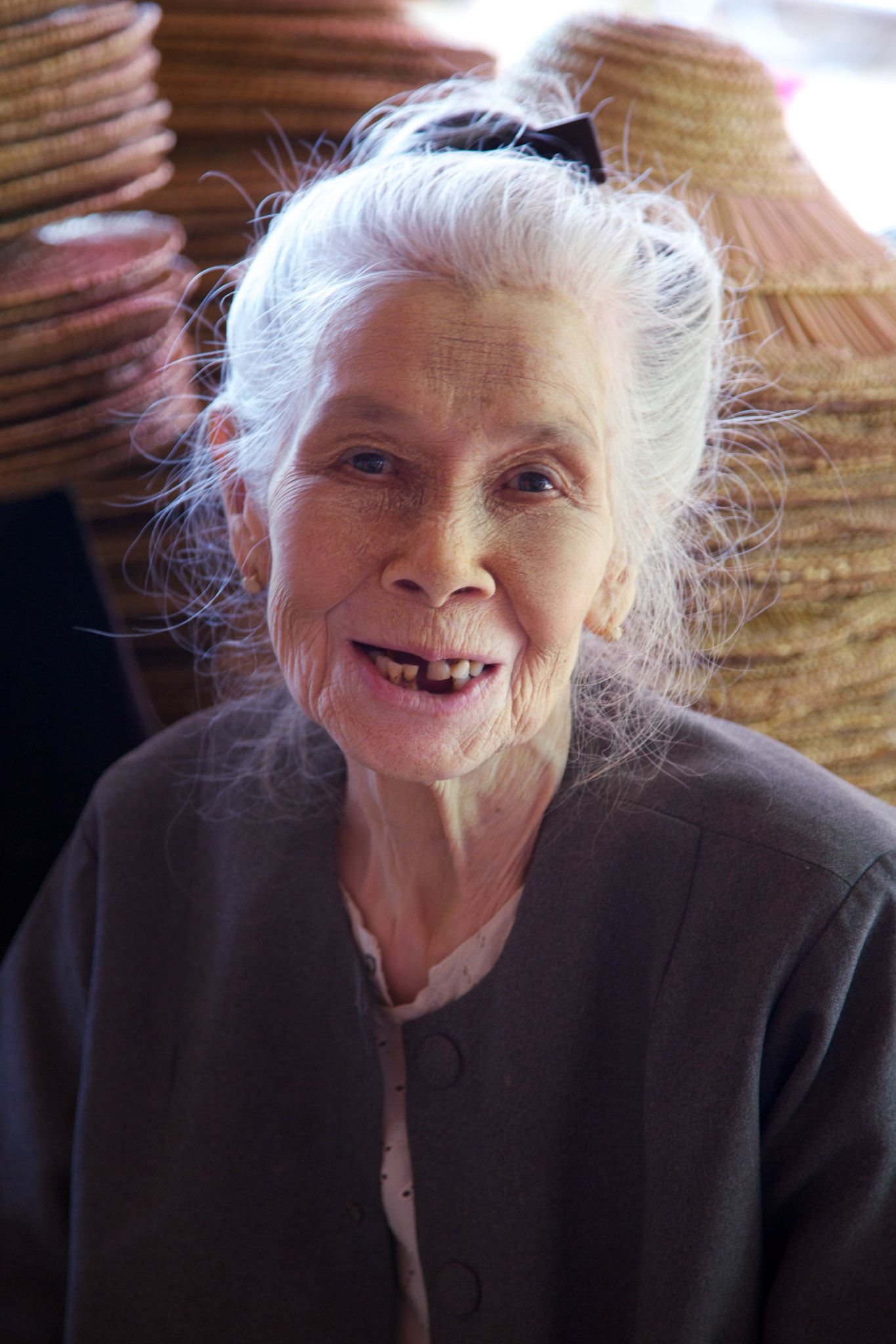 Shining woman - Thailand