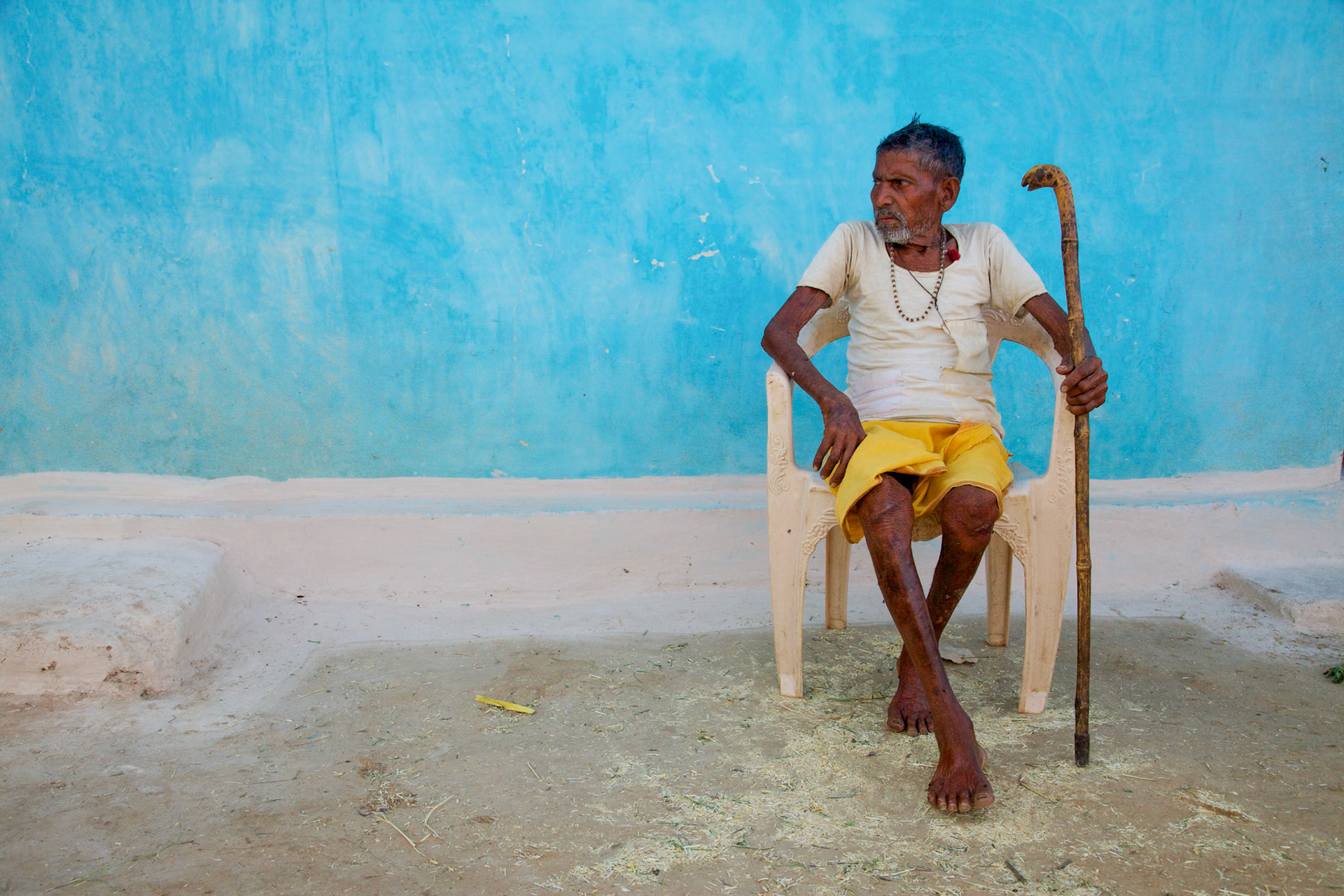 Blue, yellow and brown - India
