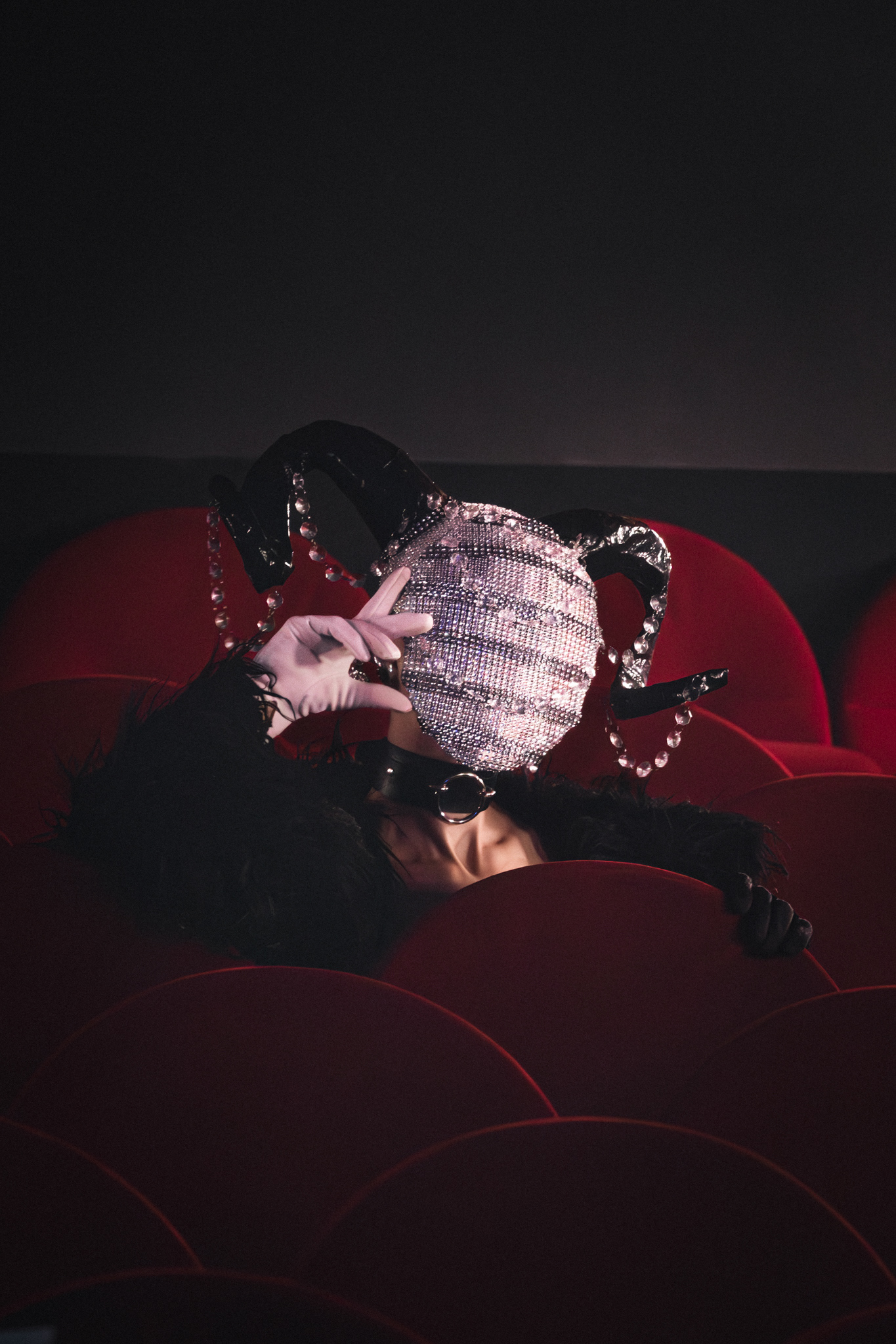 Shooting of Nicky Doll's video clip, Fashion Freak Sohier Remix, model: Bergamote lips © Célia Lorin