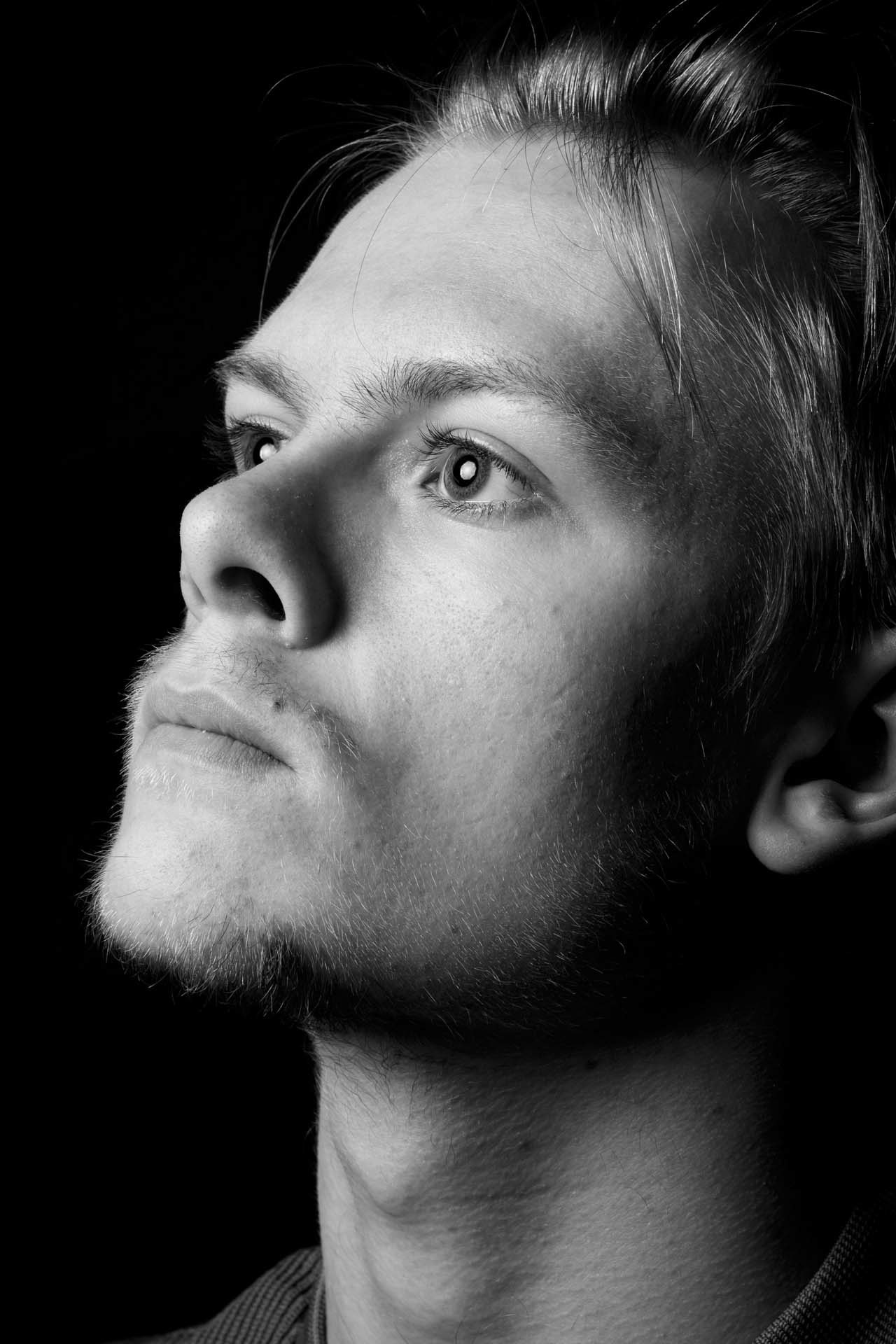 In hindsight, I really quite like this portrait, the composition feels natural and just enough to showcase the catchlight.