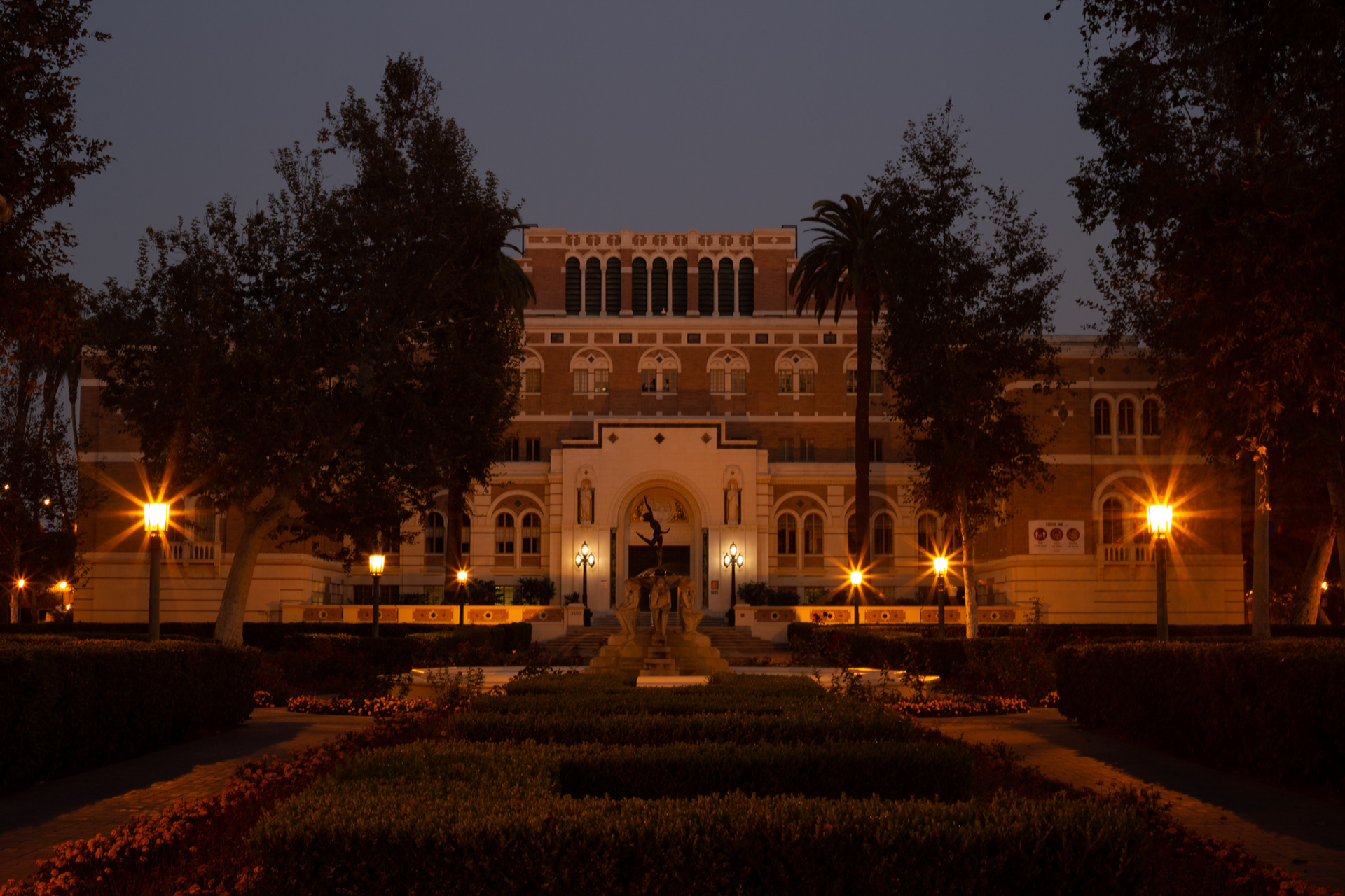 Doheny Library [Los Angeles, CA] (2020)