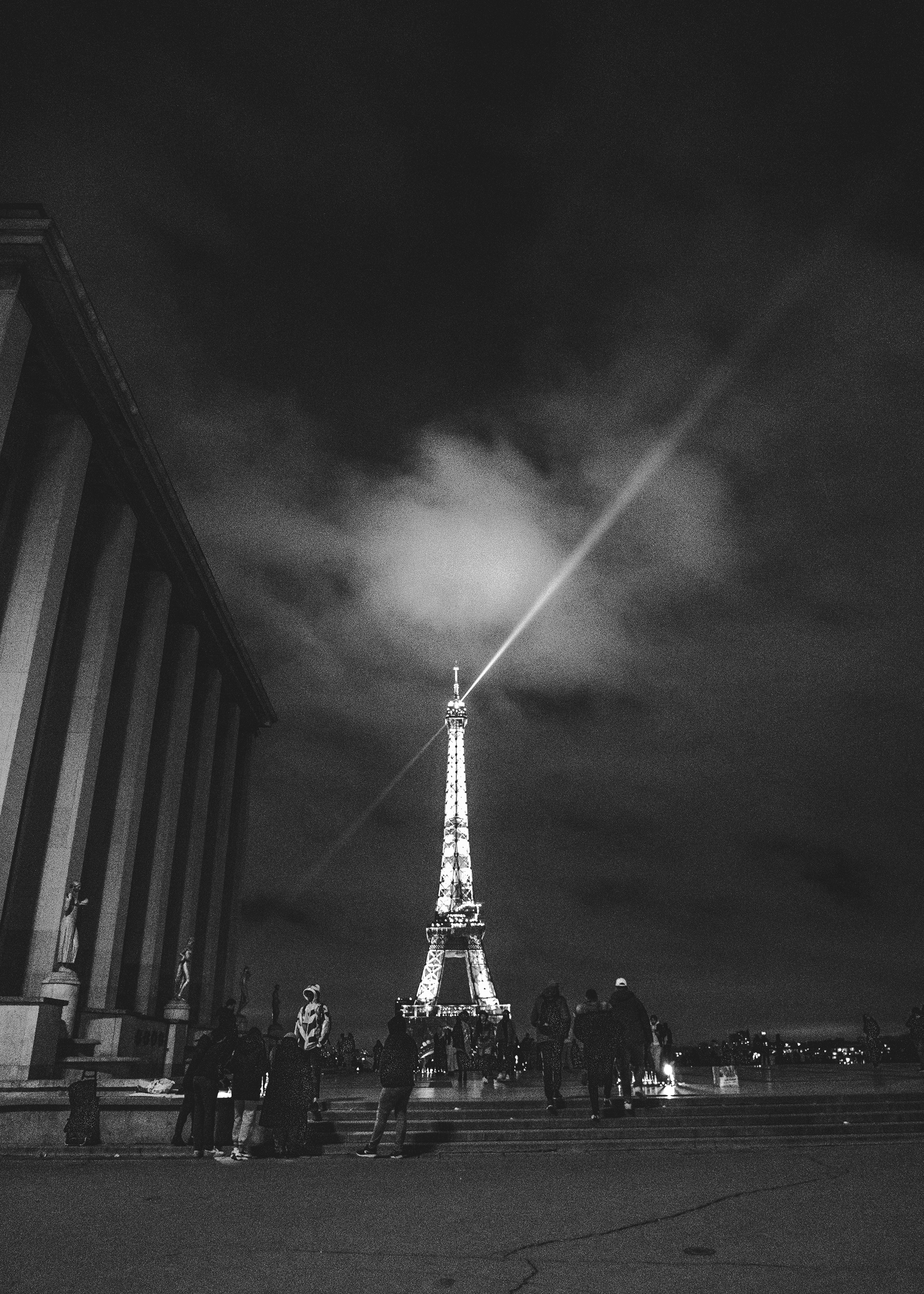 Film Grain B&W Eiffel