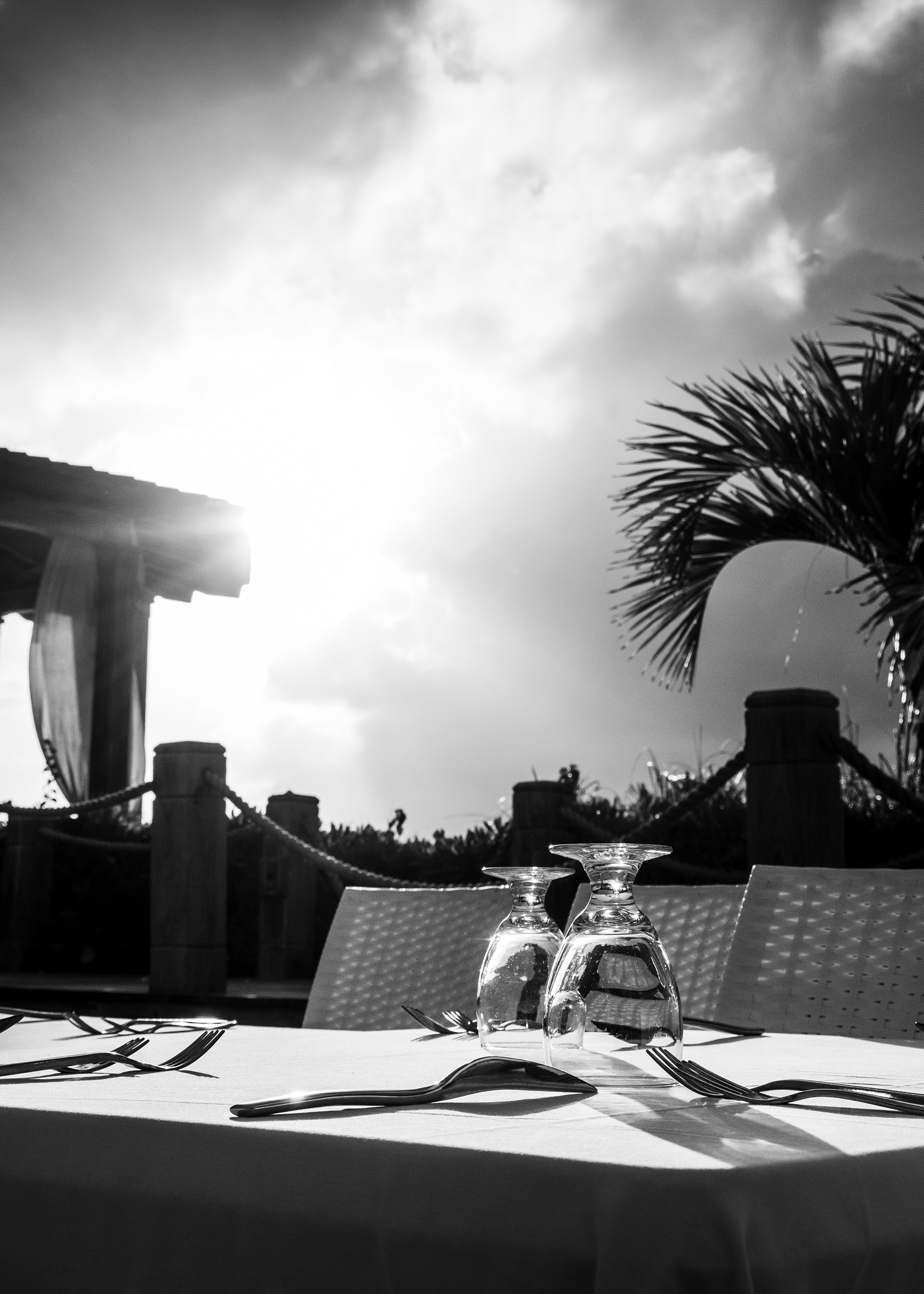 B&W Dinner Table
