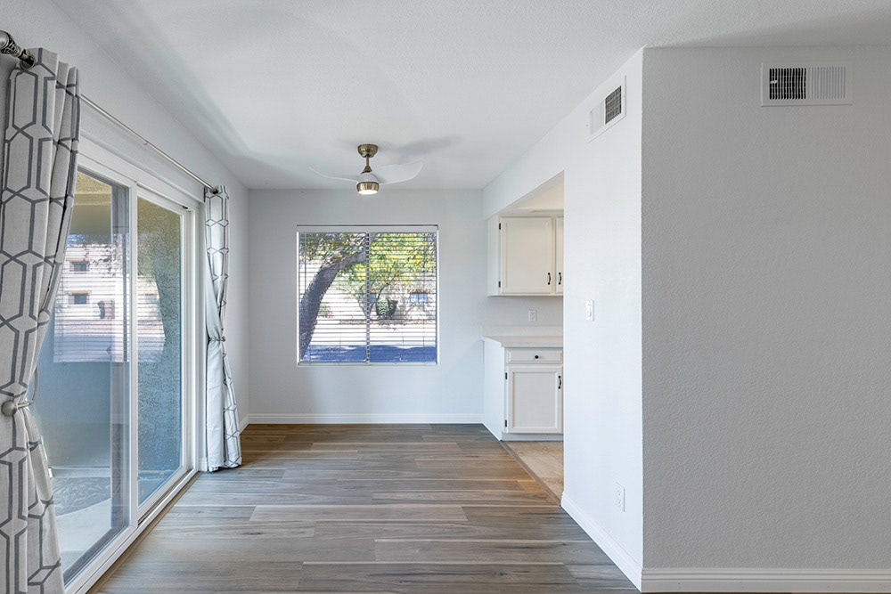 Dining area with sliding glass doors, Mesa home