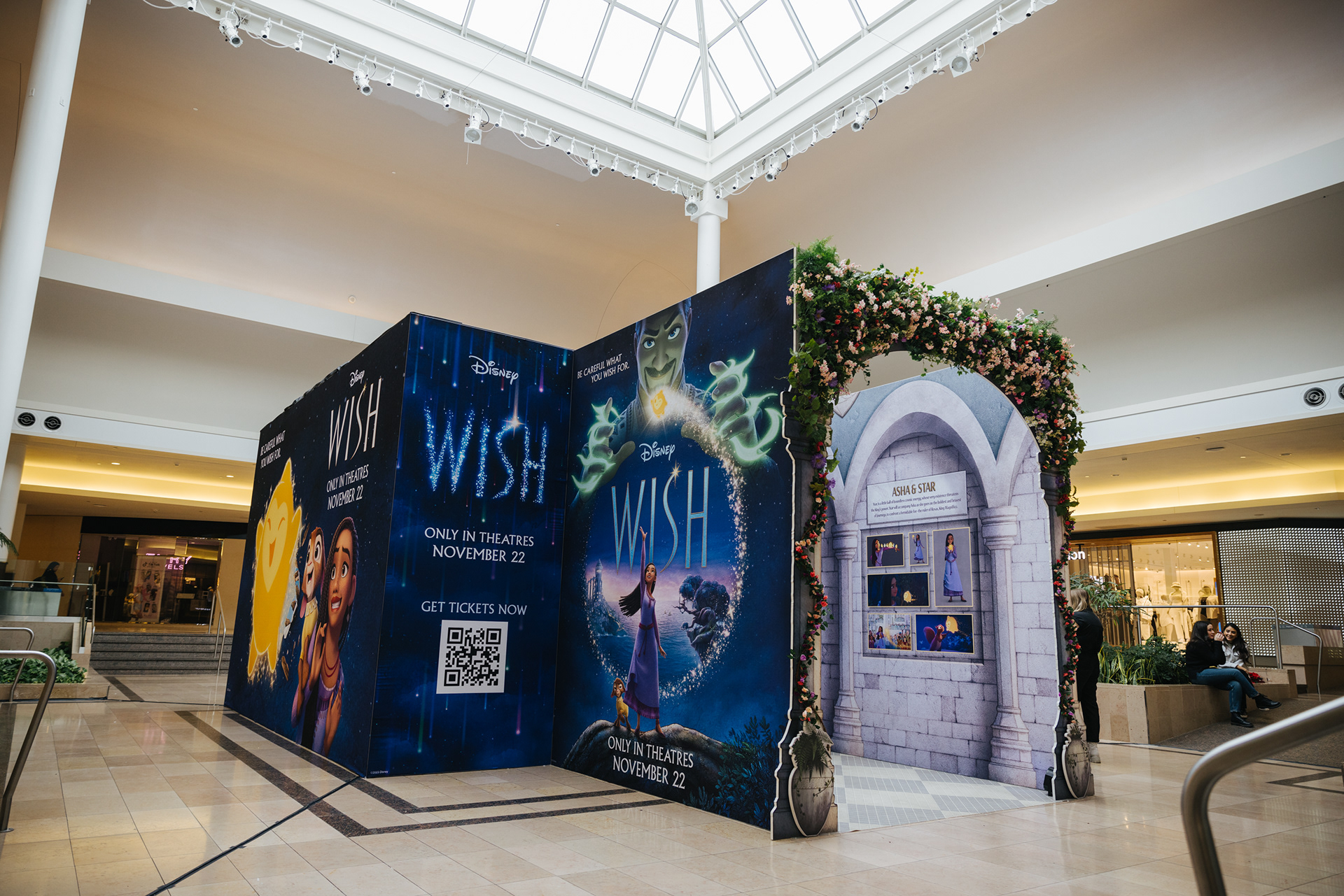 Custom Walls + Florals