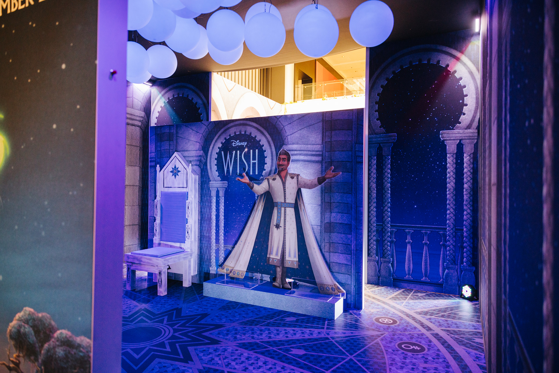 Custom Backwall + Standee