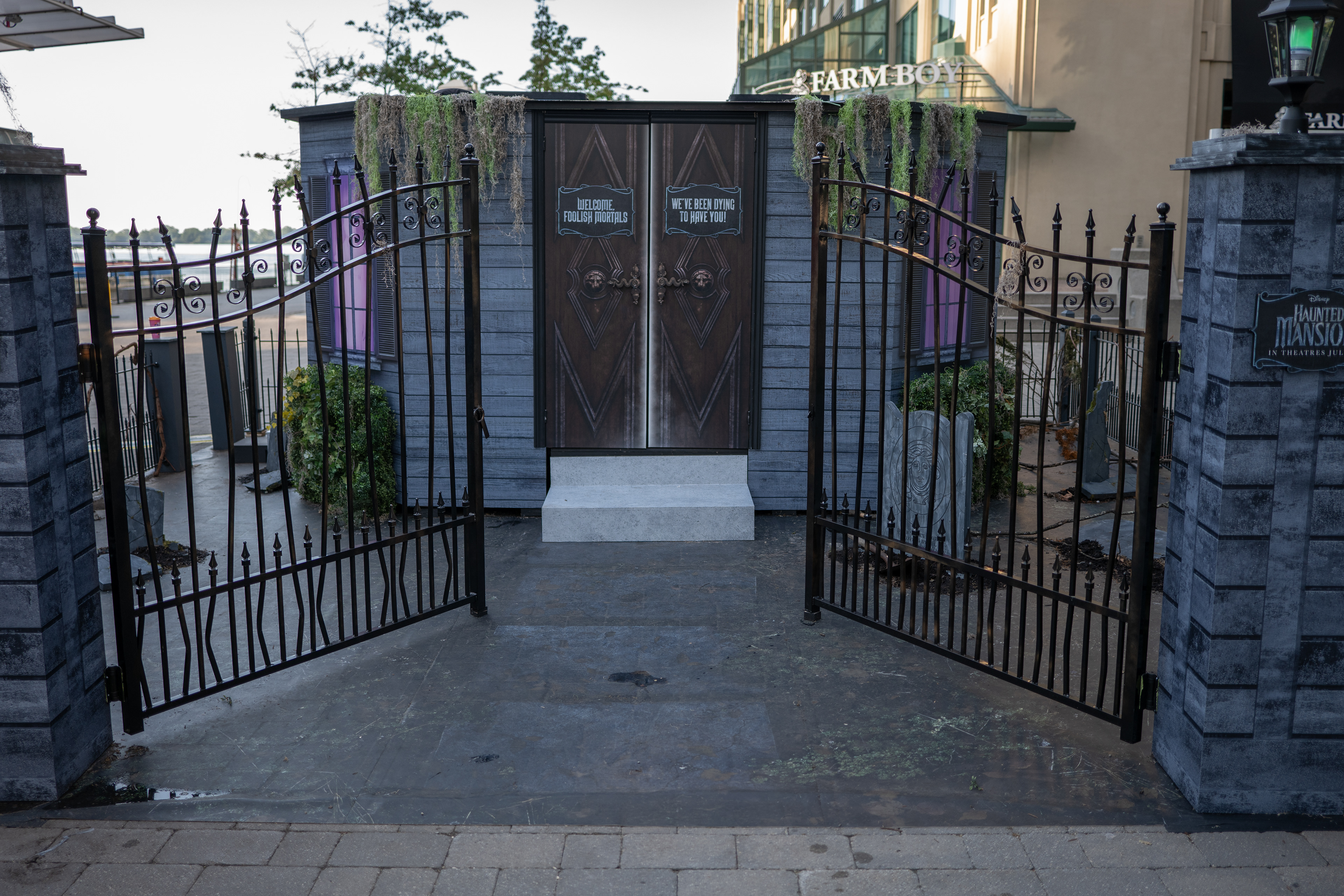 Custom Built Walls for Guerilla Cube, Custom 20x20 Flooring, Custom Signs and Columns