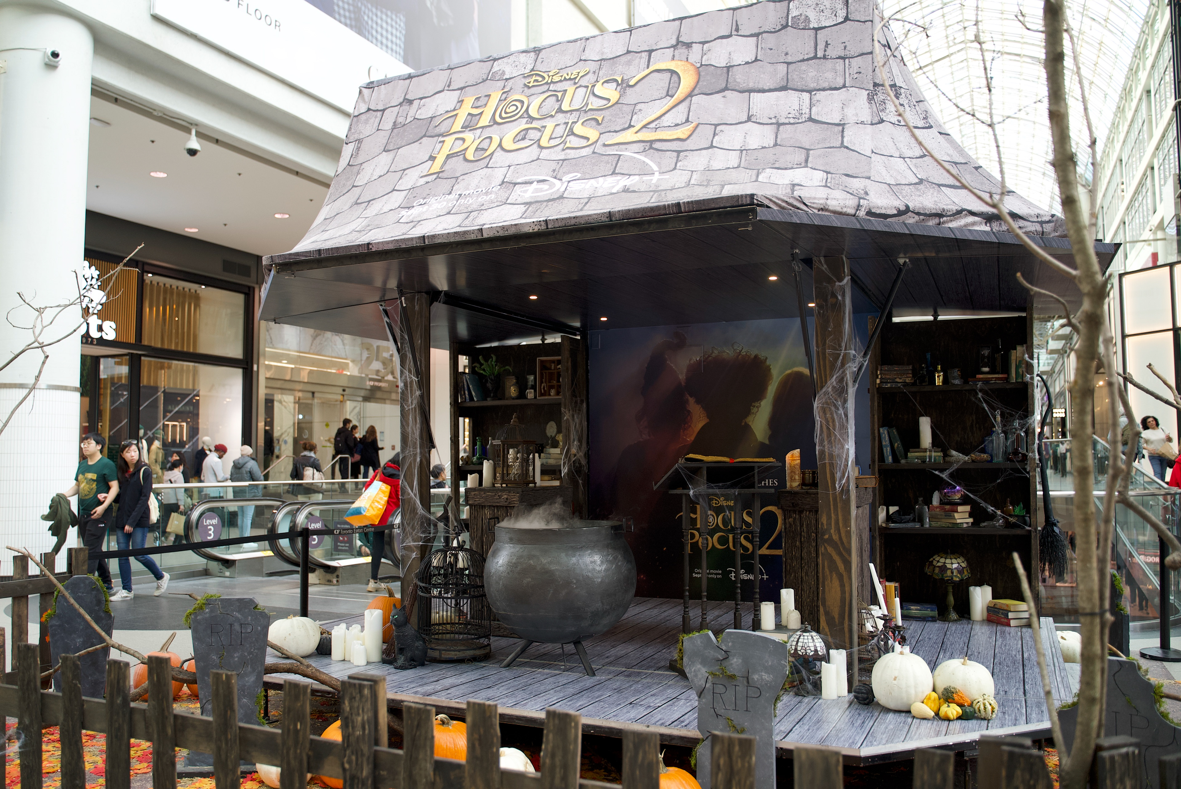 Custom Guerilla Cube with Custom Roof, Flooring + Fencing