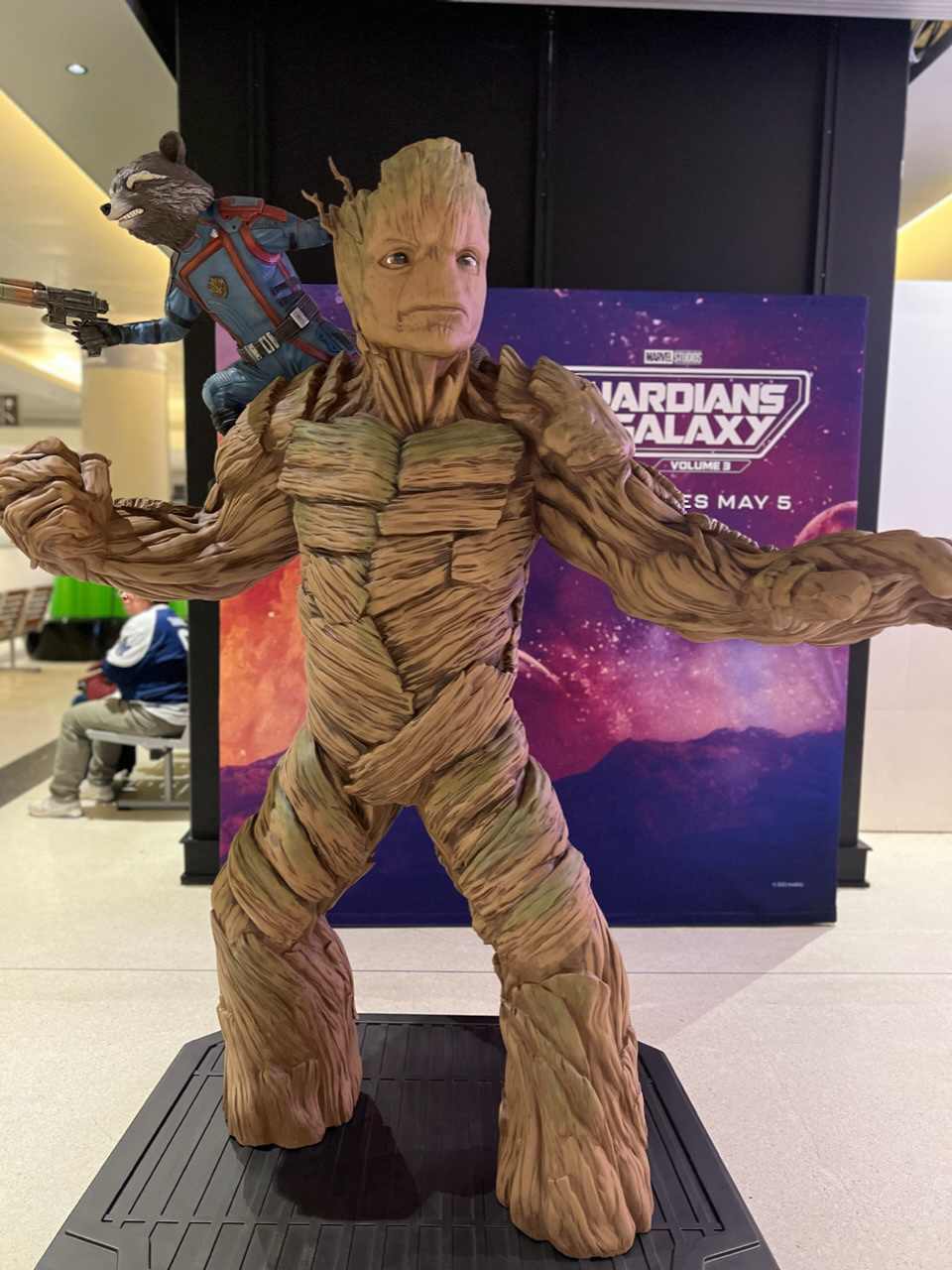 Custom Backwall + Statue