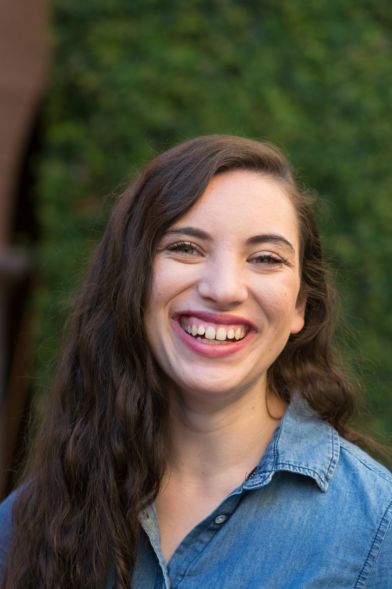 Shira Weiss (they/them) is a Boston-based dancer, theatre artist, teaching artist, educator, and photographer. She is currently a theatre student at Northeastern University and hopes to pursue a career in socially engaged arts education. Shira’s current project is an interview-based, interactive devised theatre piece engaging with college students’ experiences during the COVID-19 pandemic. You can find her photography work on instagram @photography.byshira and @beantowndogblog.