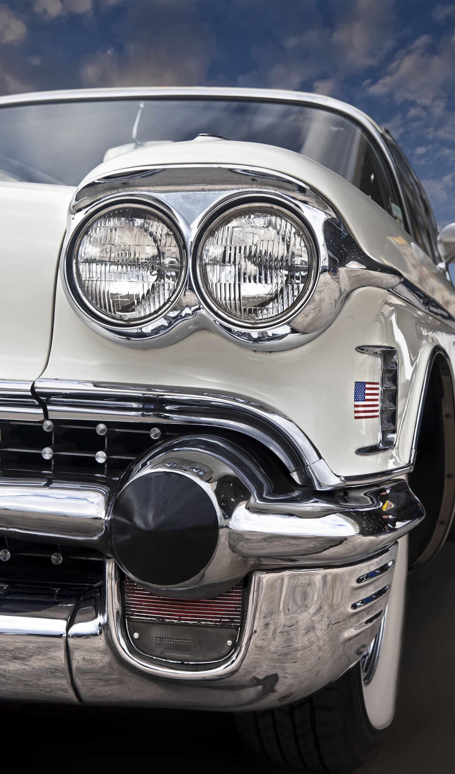 H.C.4 WHITE CAR