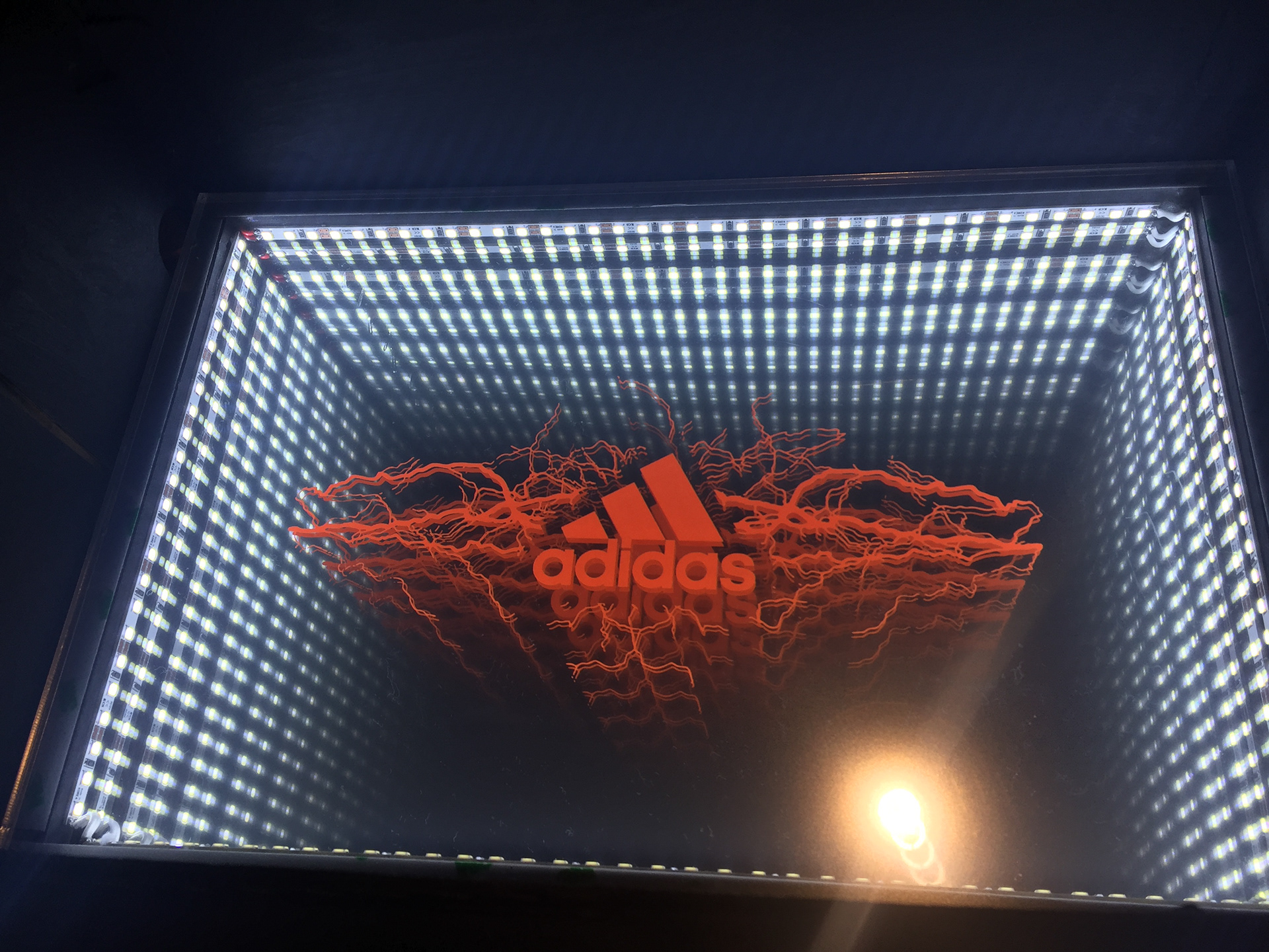 크리에이터 박스 데칼 작품