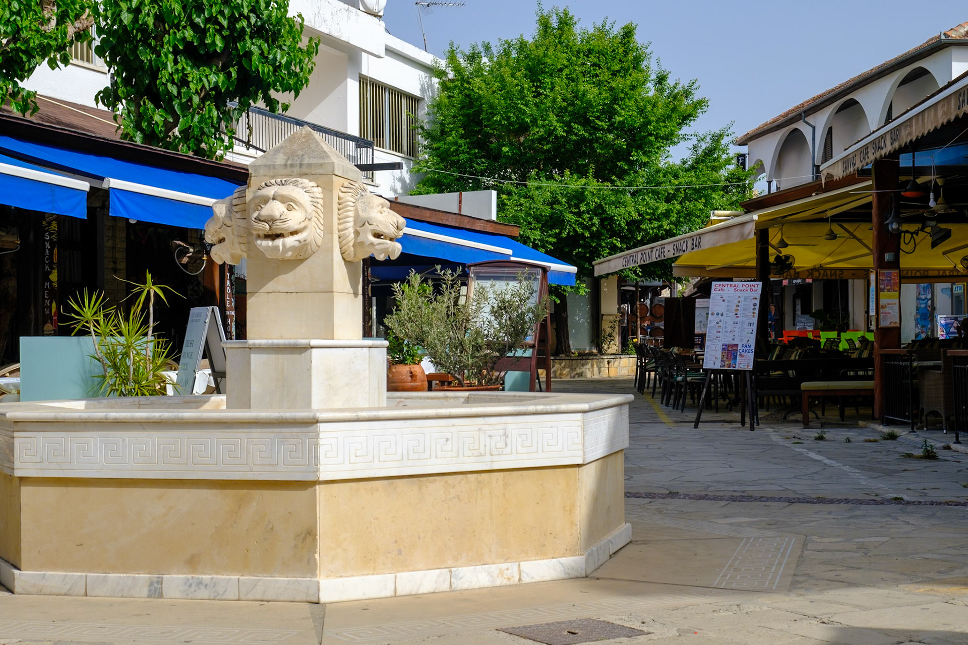 Polis Central Square