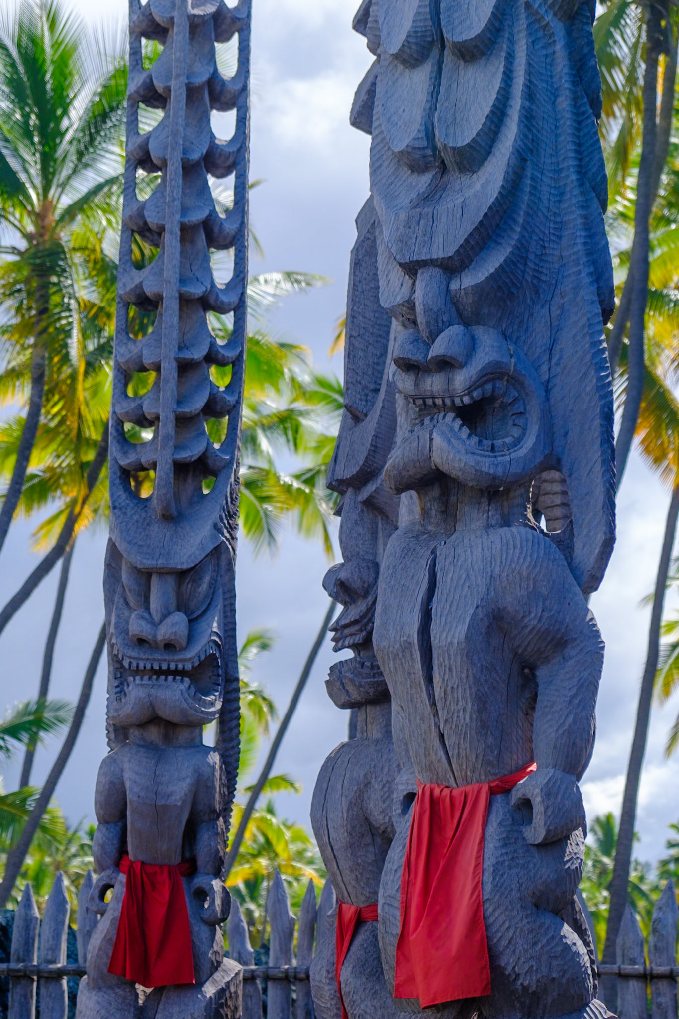 Pu’uhonua o Honaunau National Historic Park, Lono-kīnaʻu and Lono-makahialele