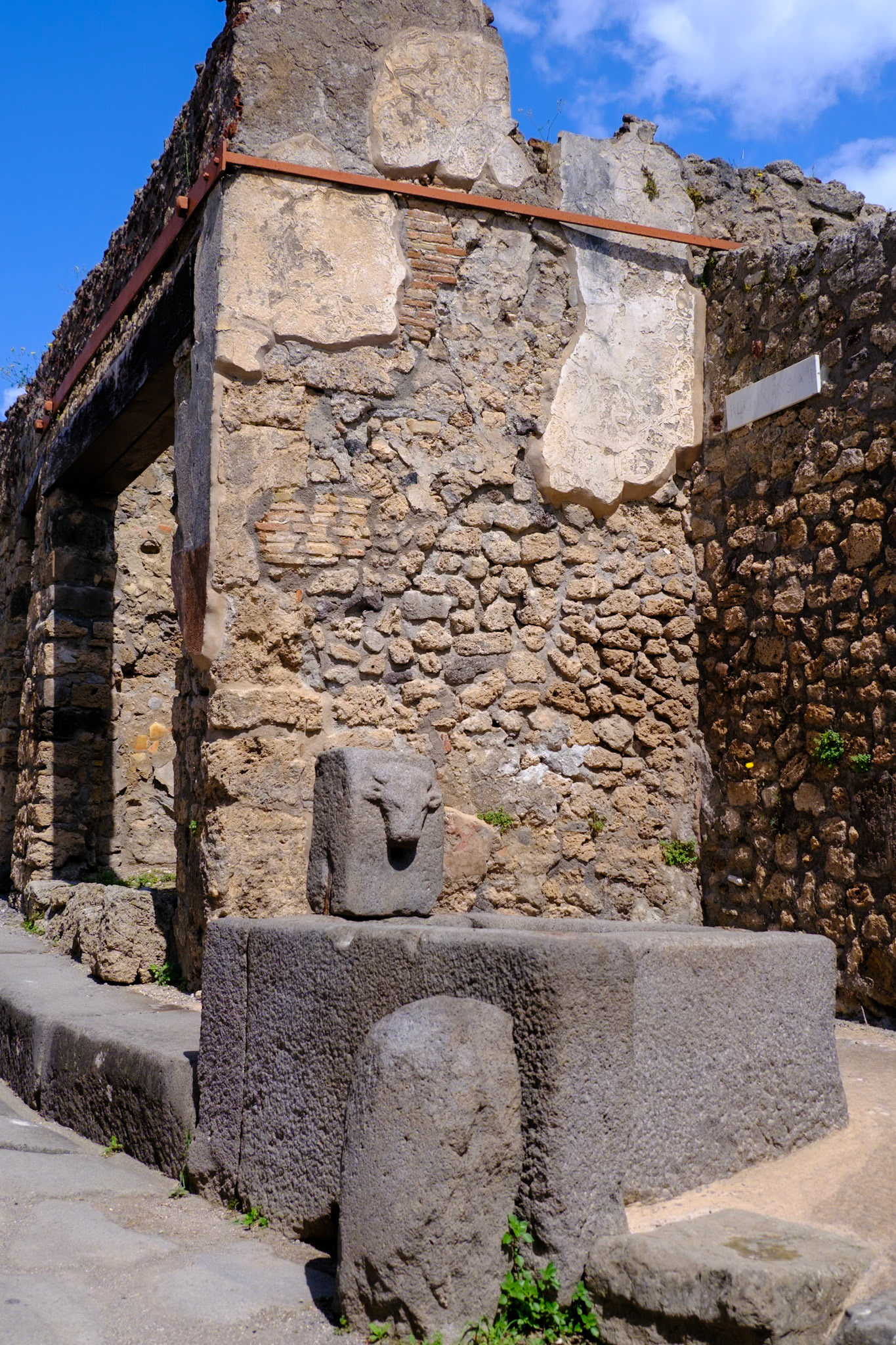 Naples 2024 - Pompeii - Public water fountain