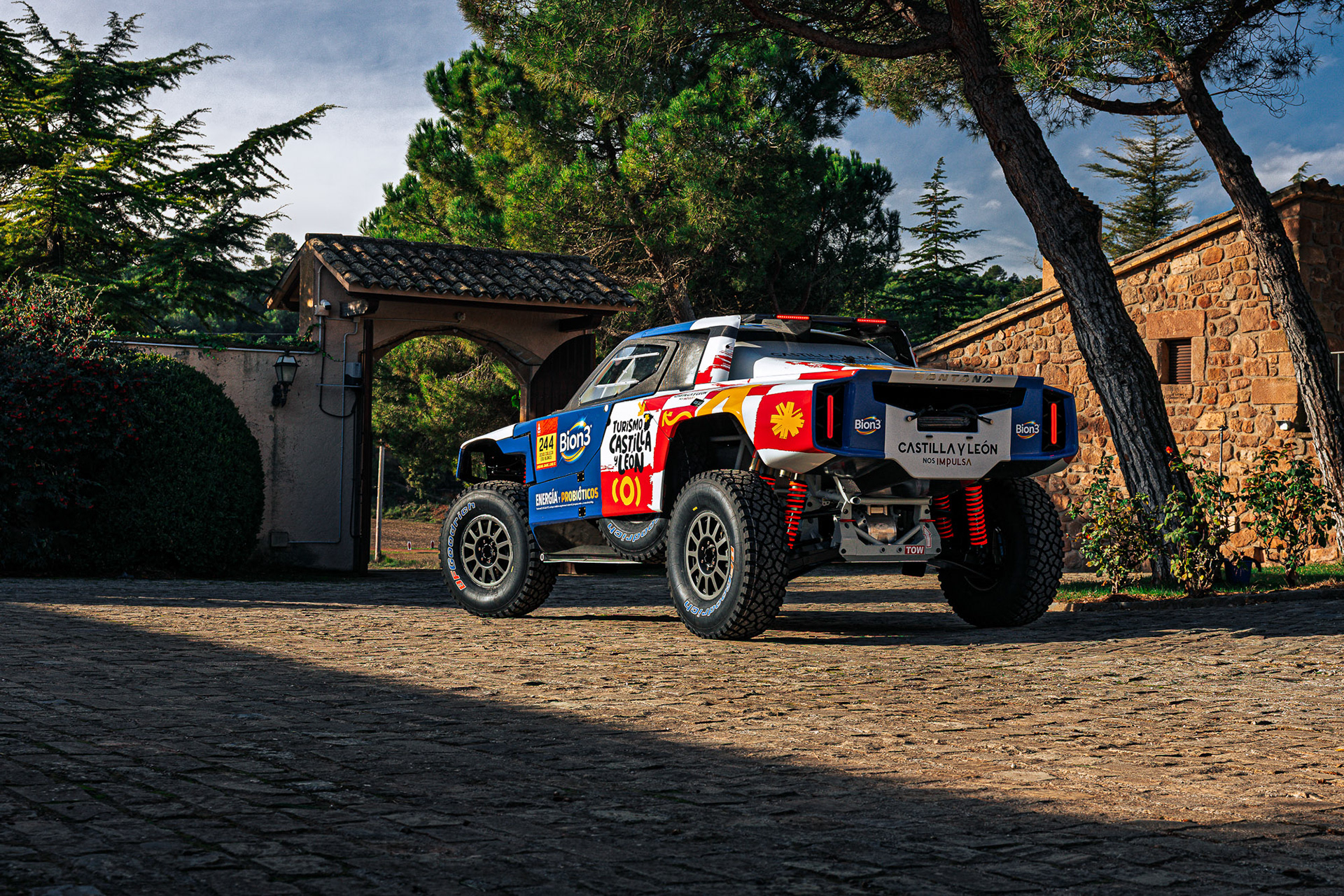 Santana Dakar - Commercial Project