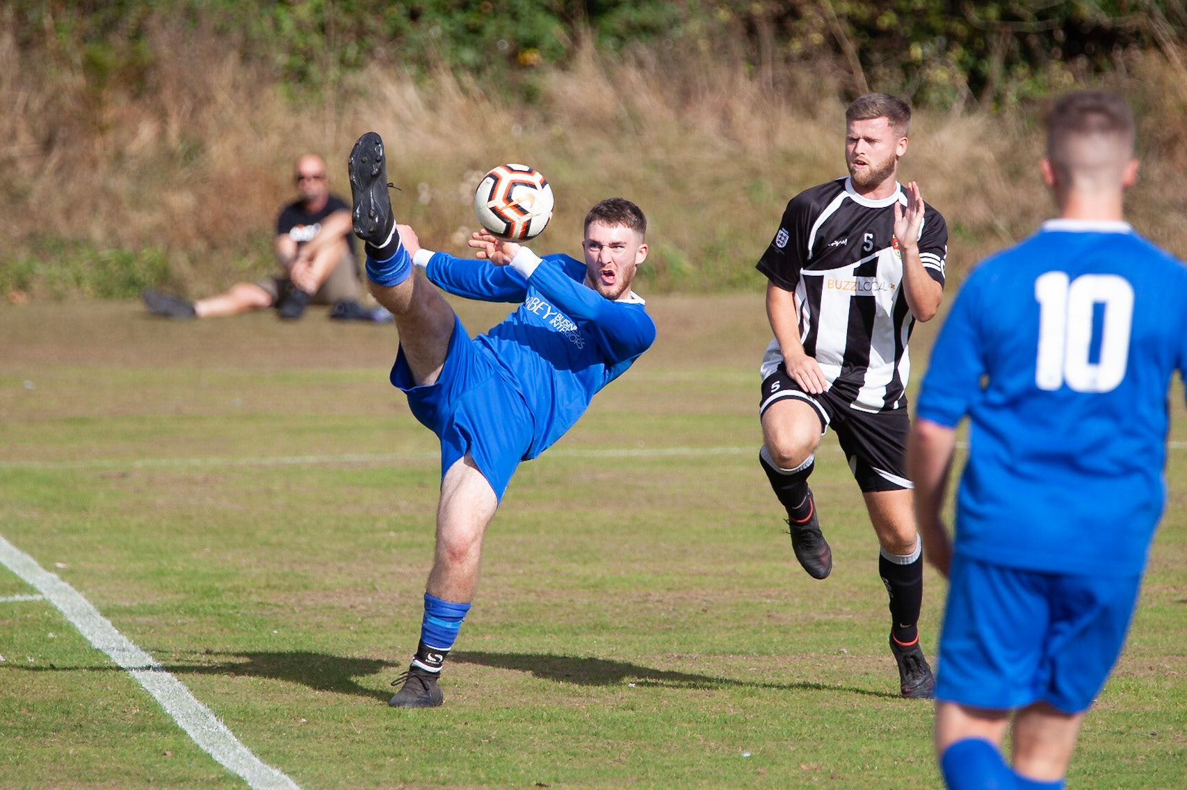Charlton Kings midfielder returns goalkick