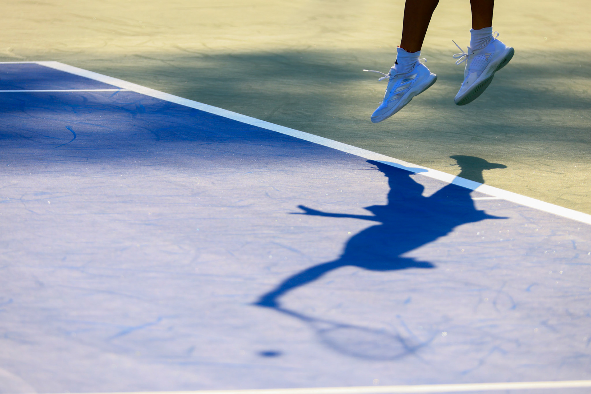 Yue Yuan of China servers to Jessica Pegula of the United States during their round of singles final match at the Hana Bank Korea Open Tennis Tournament at the Olympic Park Tennis Court in Seoul, South Korea, on October 15, 2023. Matrix Images / Lee Kitae