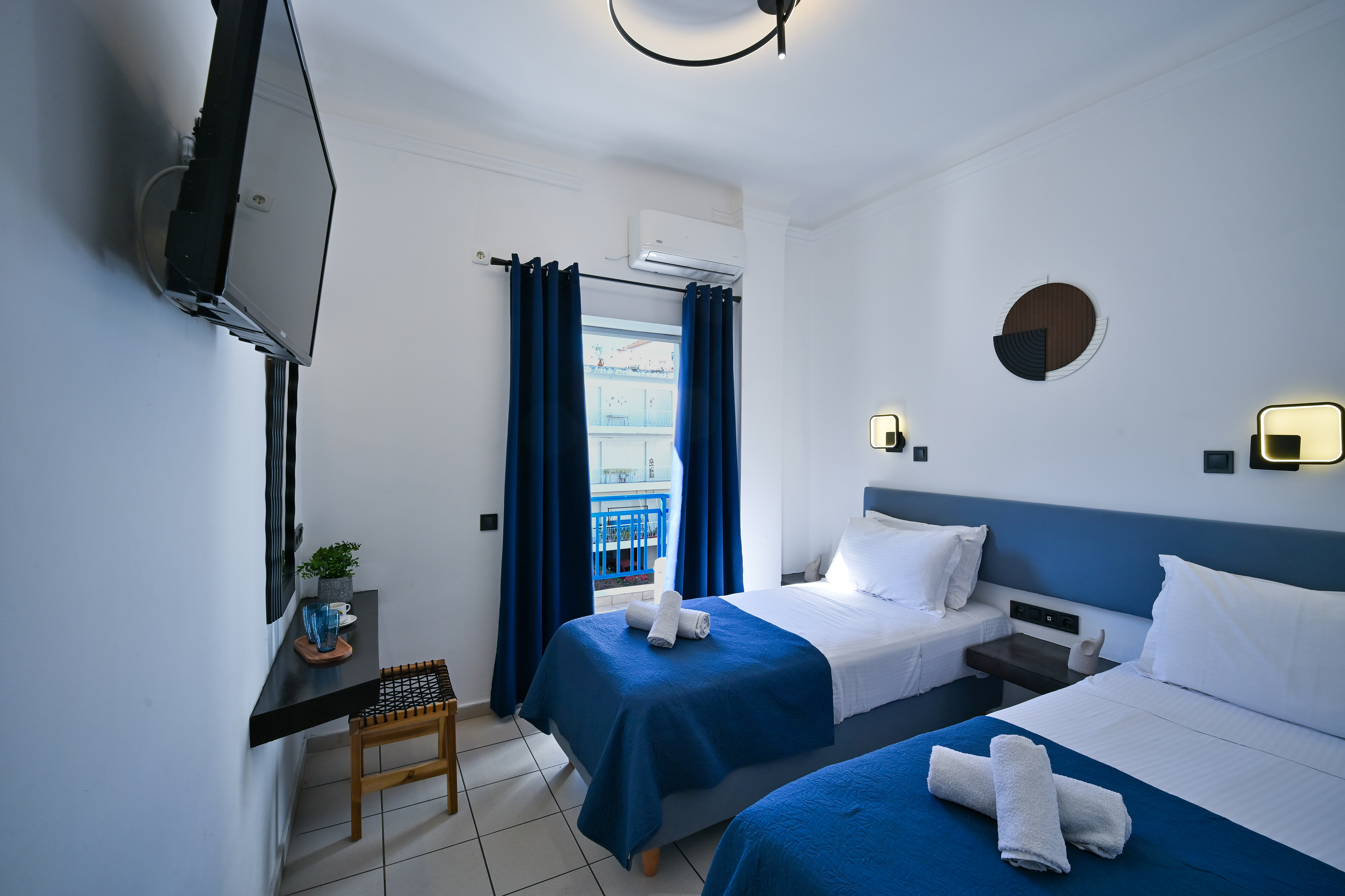 Minimal Hotel in Porto Rafti