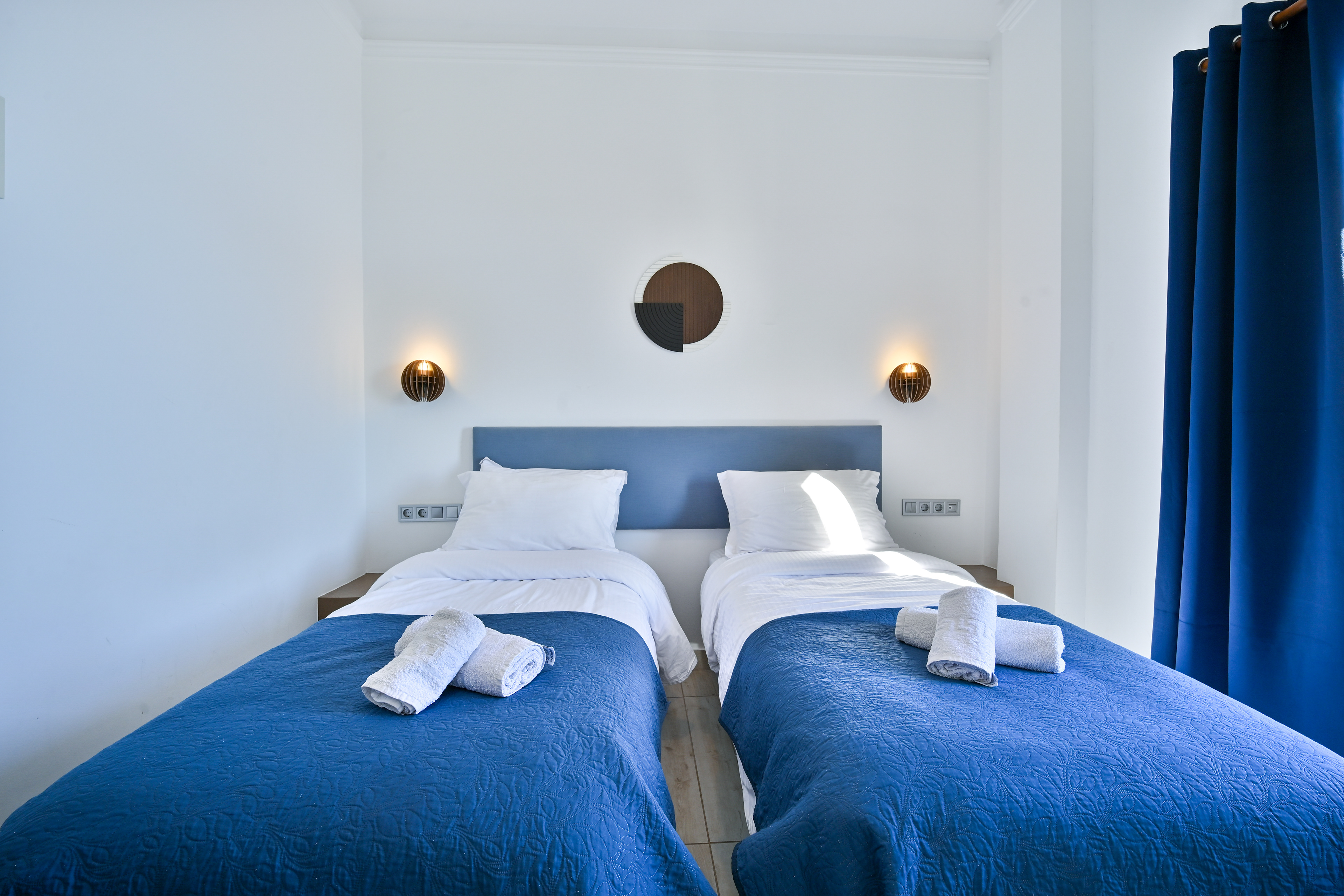 Minimal Hotel in Porto Rafti