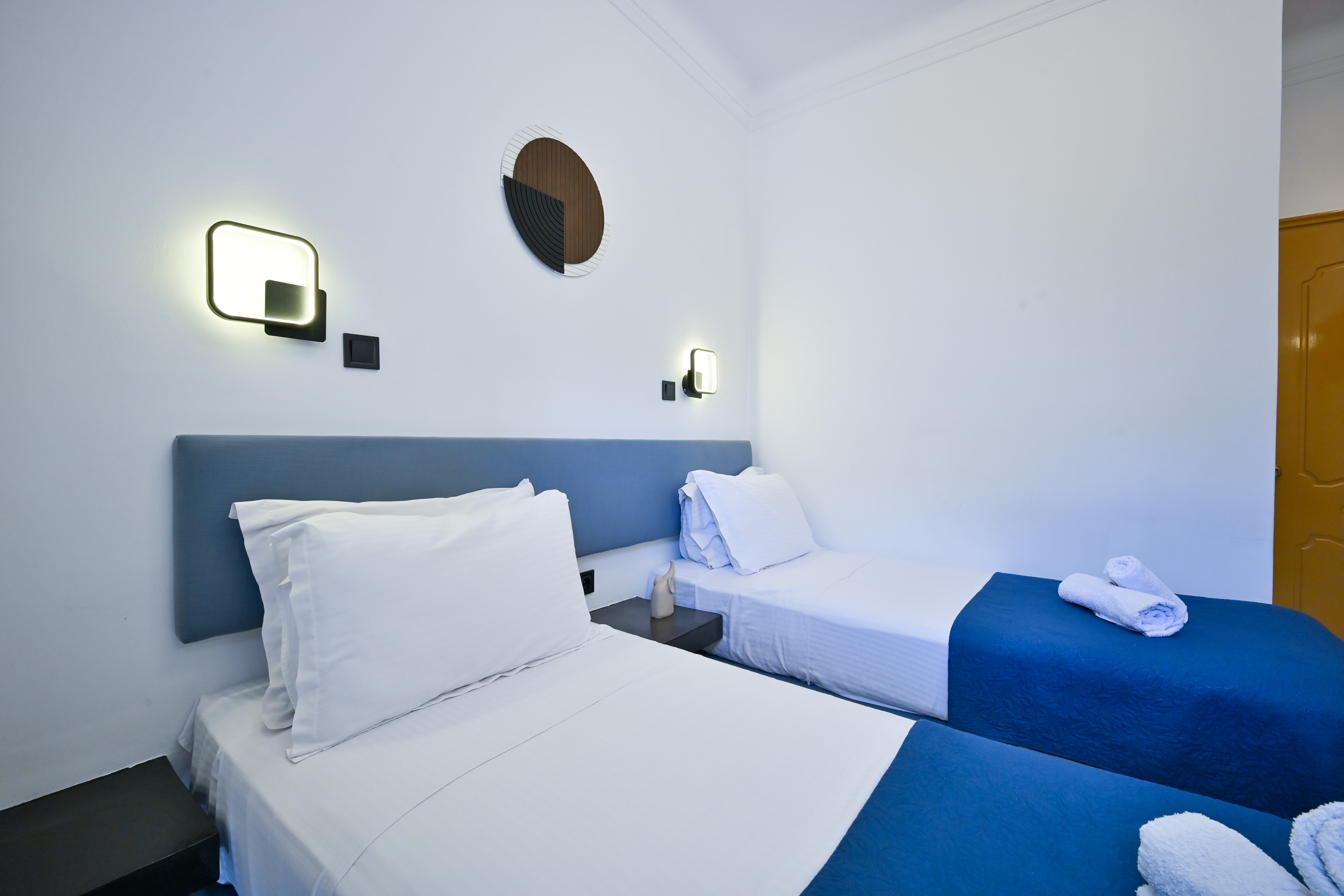 Minimal Hotel in Porto Rafti