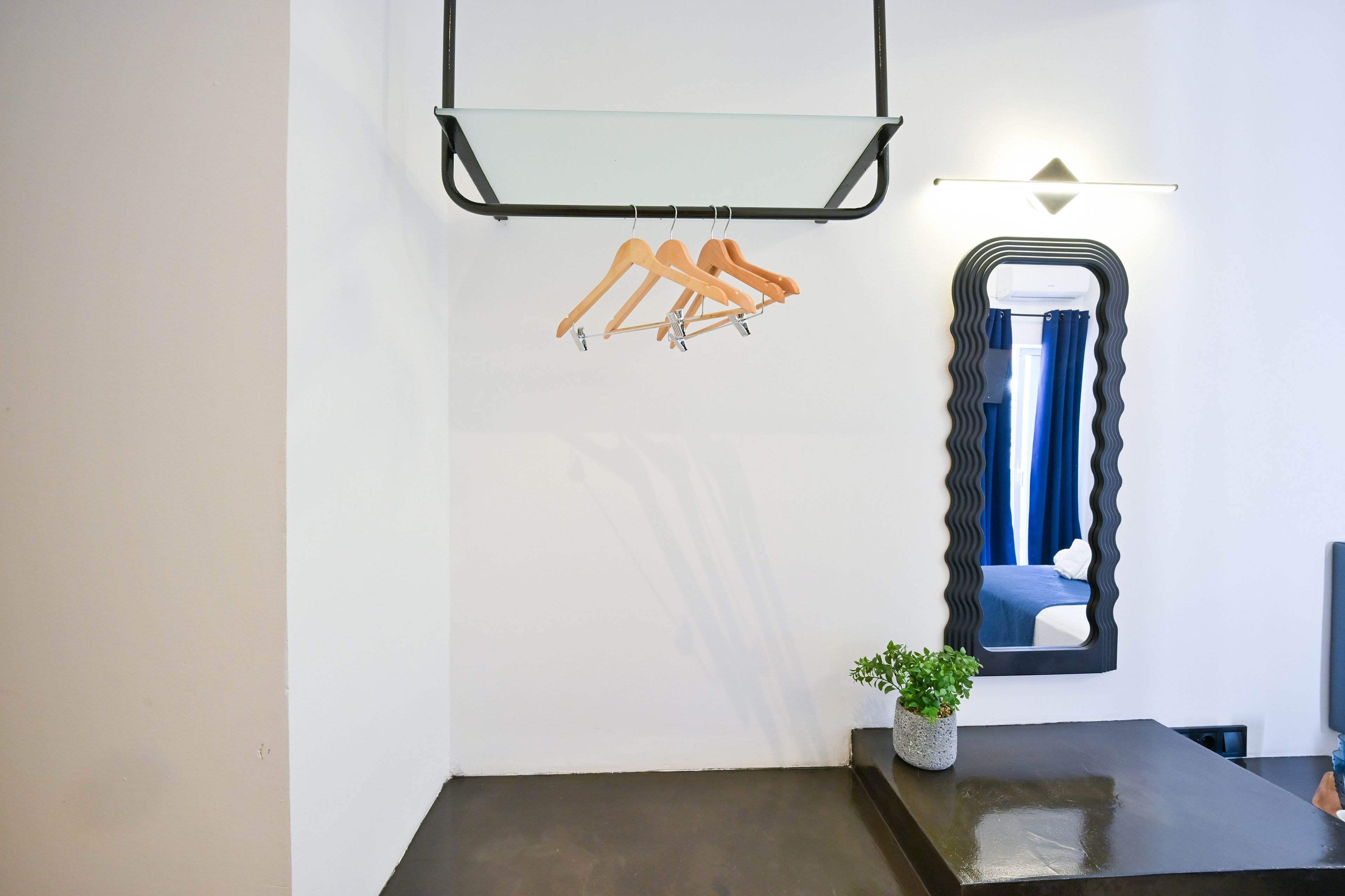 Minimal Hotel in Porto Rafti