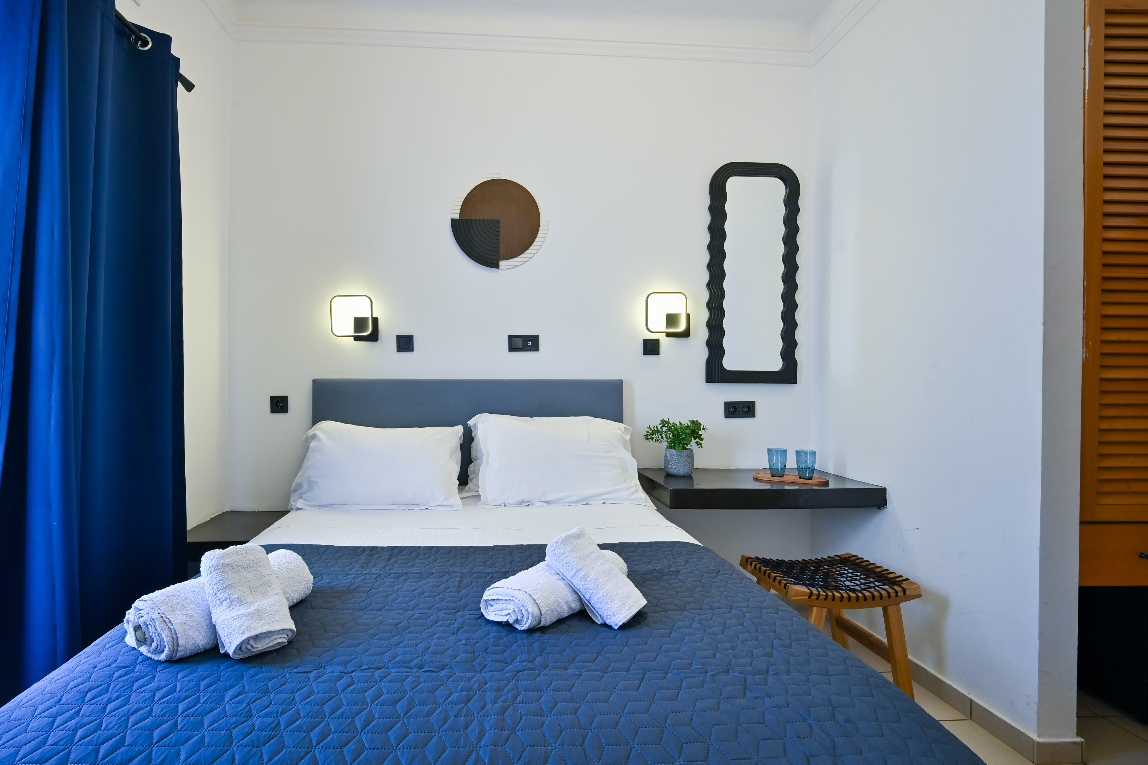 Minimal Hotel in Porto Rafti